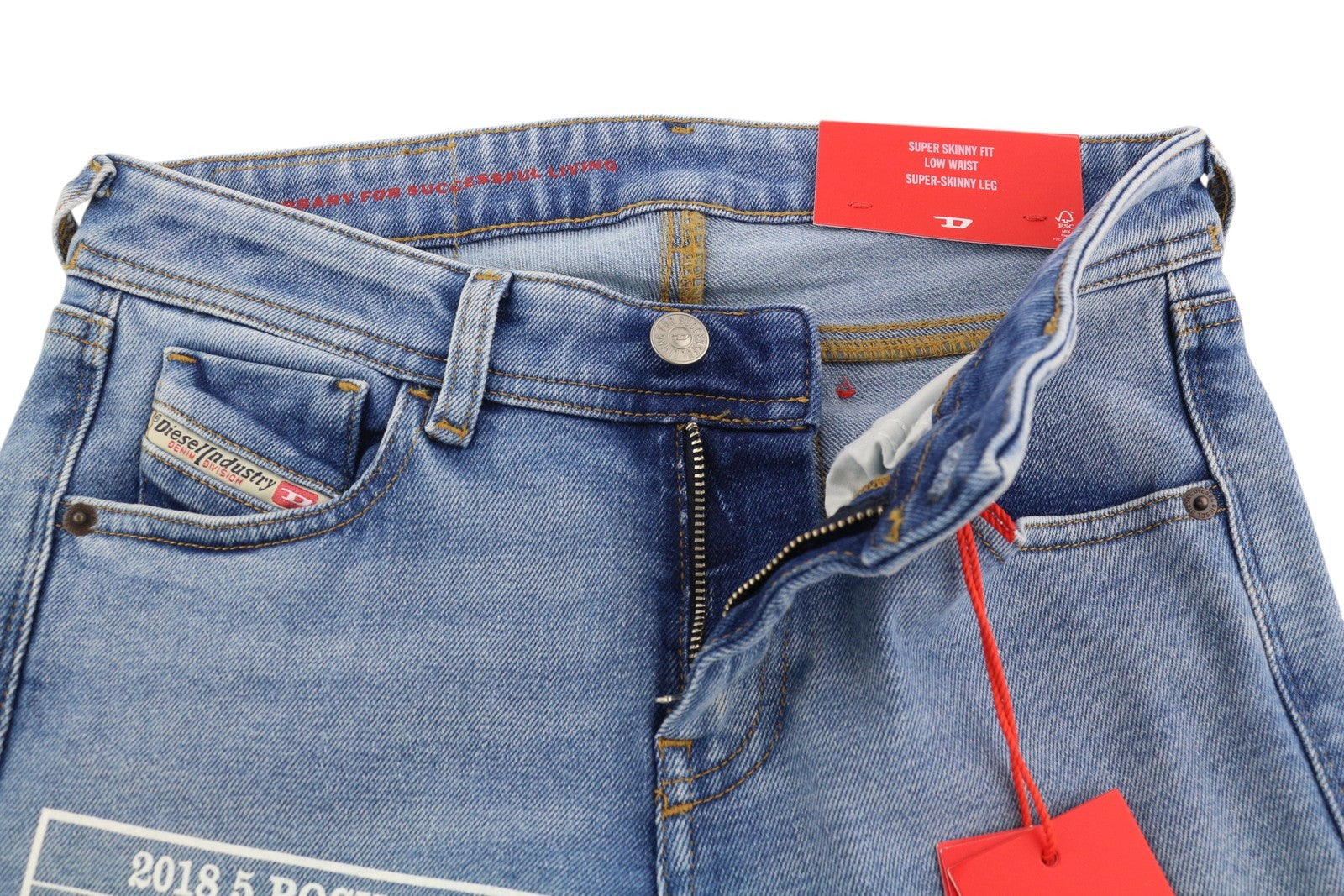 DIESEL 2018 Slandy Low 9B92S moteriški džinsai W26/L32 itin aptempti, žemo ūgio, rekomenduojama mažmeninė kaina – 160 € 