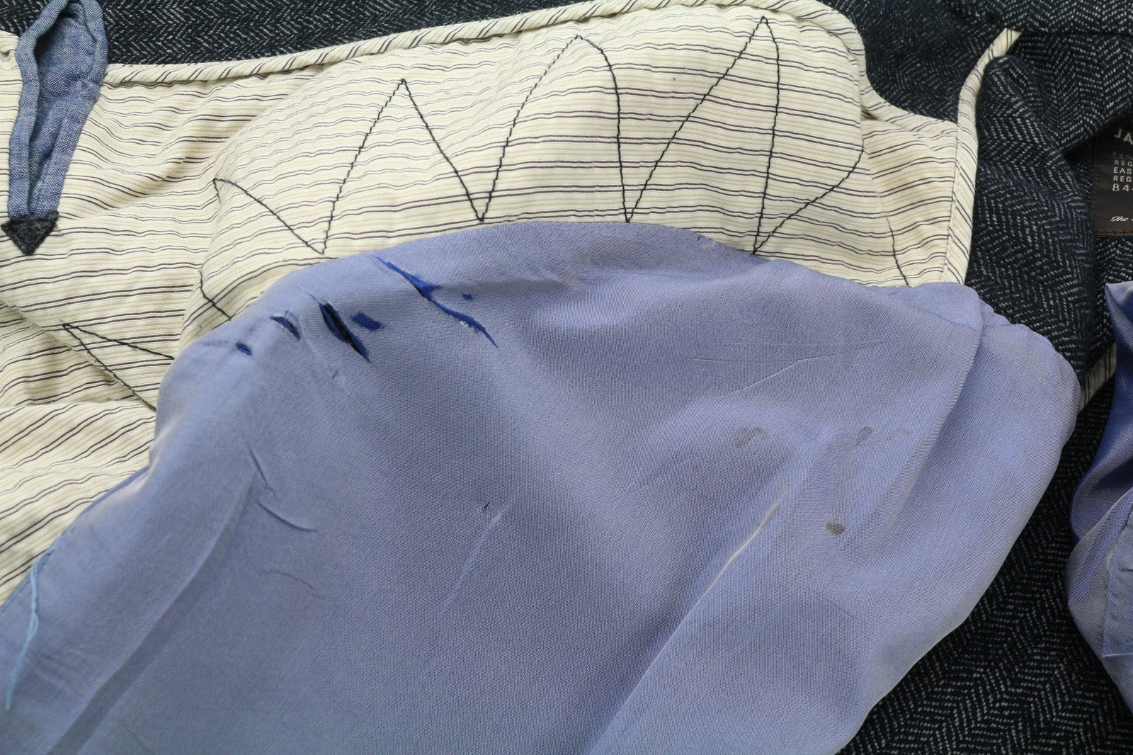 JACOB COHEN J521 vyriškas švarkas 52 tamsiai pilkas su medvilnės vilnos raštu ir be pamušalo 