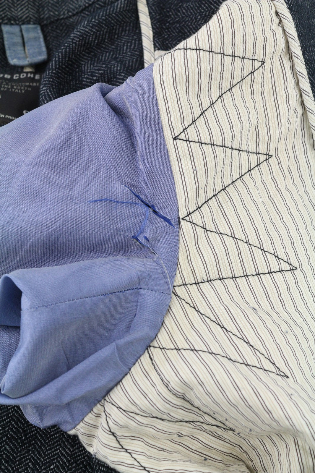 JACOB COHEN J521 vyriškas švarkas 52 tamsiai pilkas su medvilnės vilnos raštu ir be pamušalo 