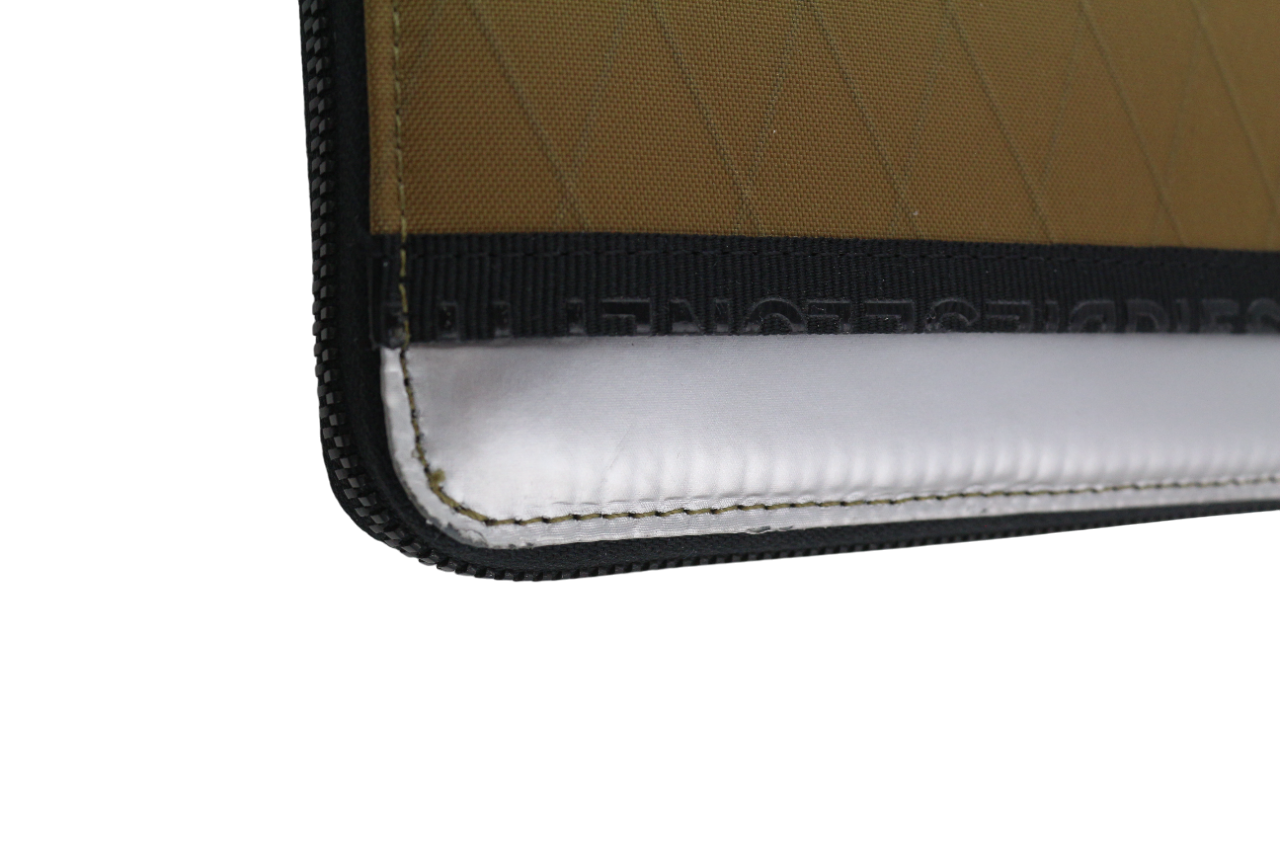 DIESEL moteriška piniginė su 24 kišenėmis, vieno dydžio, ruda, užsegama užtrauktuku, visiems metų laikams. 