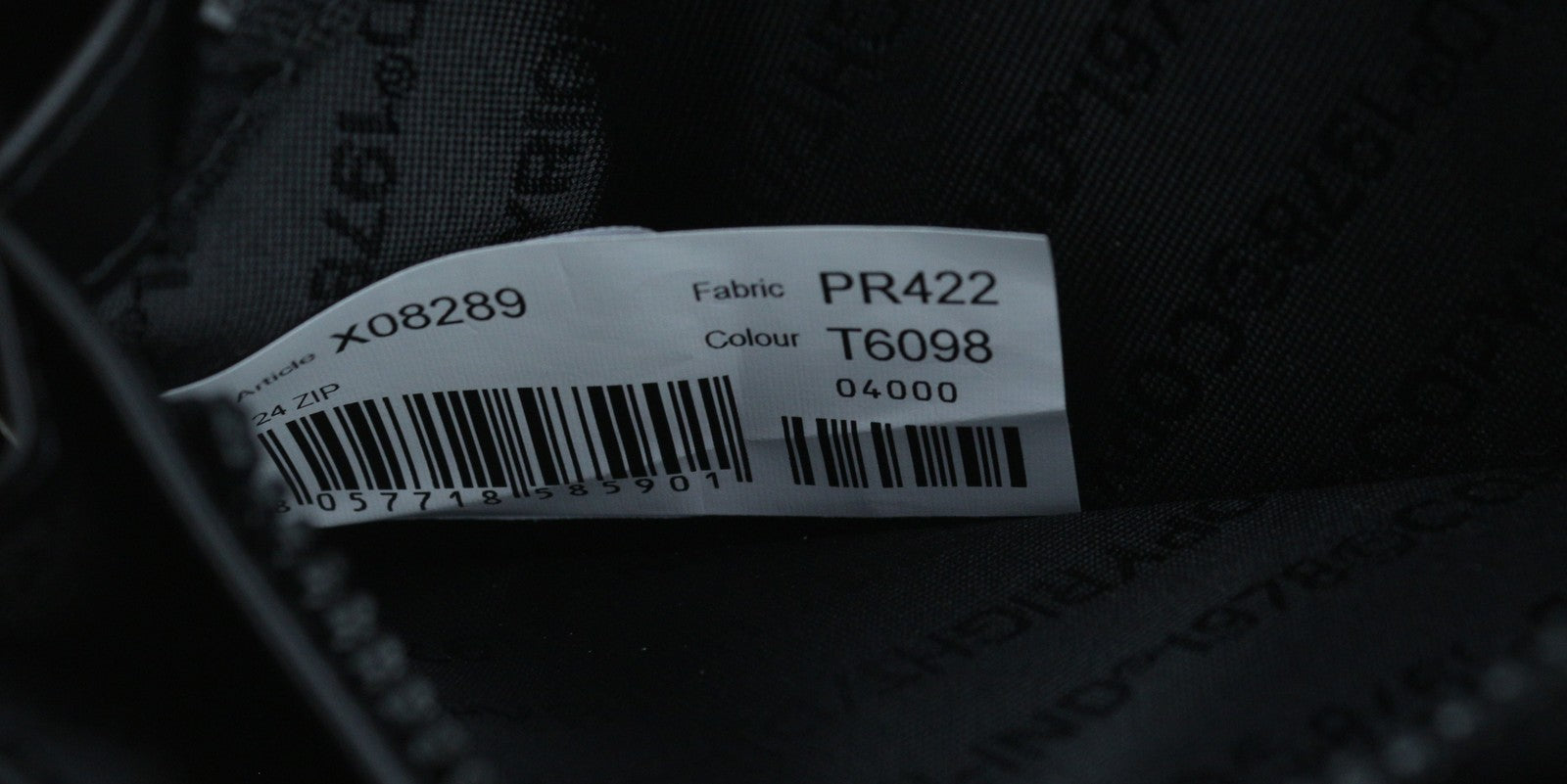 DIESEL Isuki 24 užtrauktukų unisex piniginė, VIENO DYDŽIO, juoda, užsegama užtrauktuku, rekomenduojama kaina – 150 €