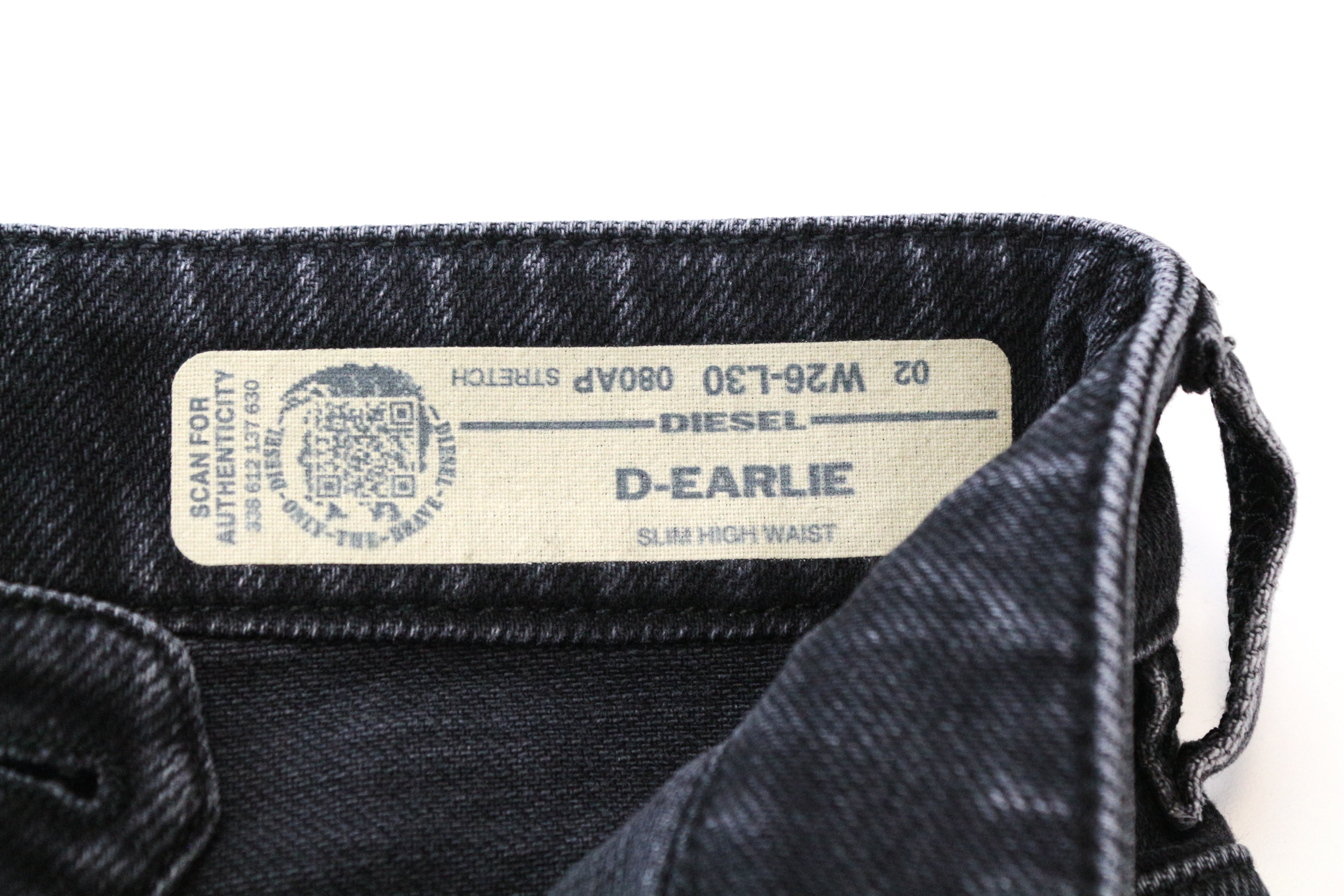 DIESEL D-Earlie 080AP W26/L30 juodi medvilniniai trumpi ploni moteriški džinsai 