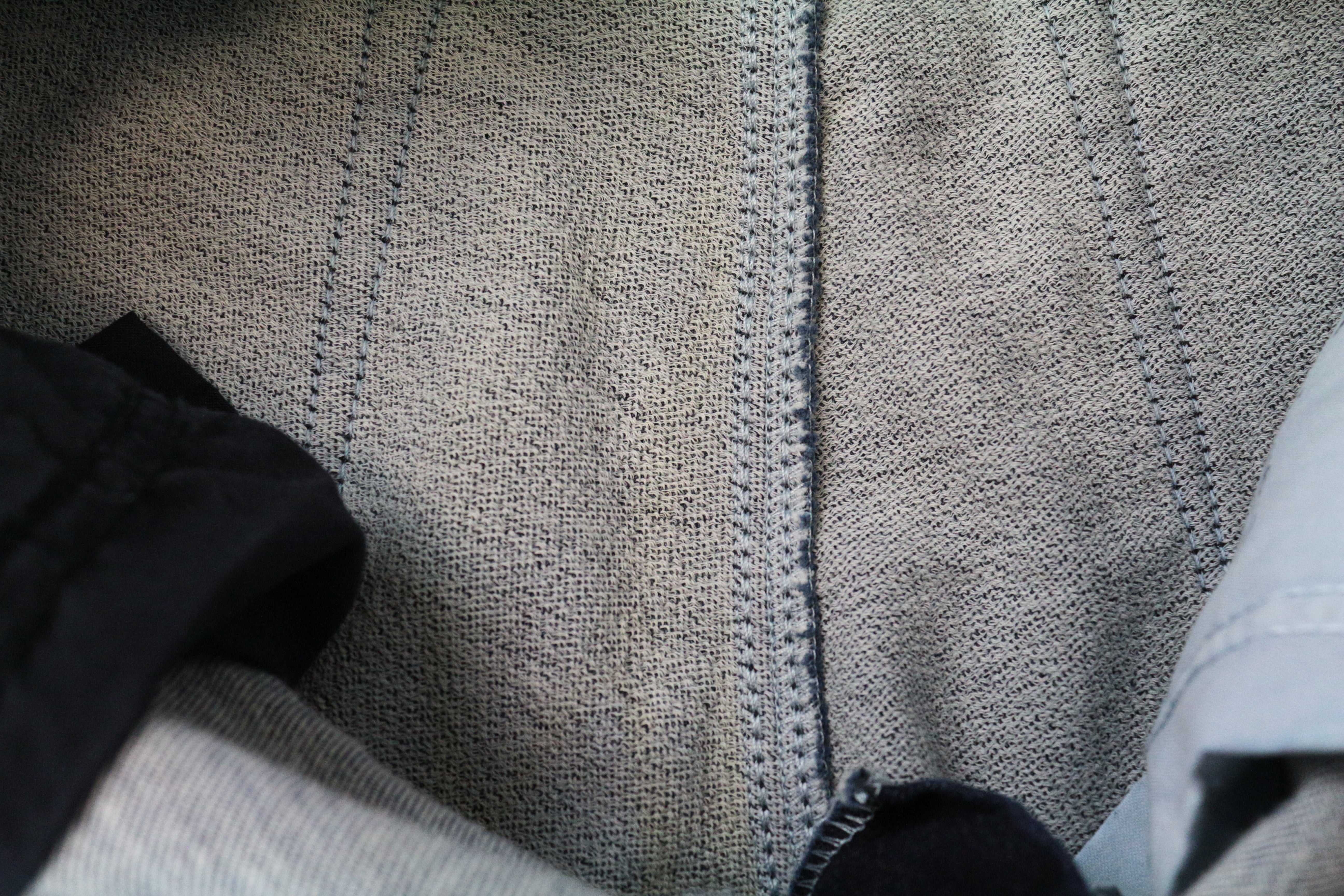 DIESEL Fayza-NE 0667A W25 Boyfriend Fit moteriški skalbti jogg džinsai 