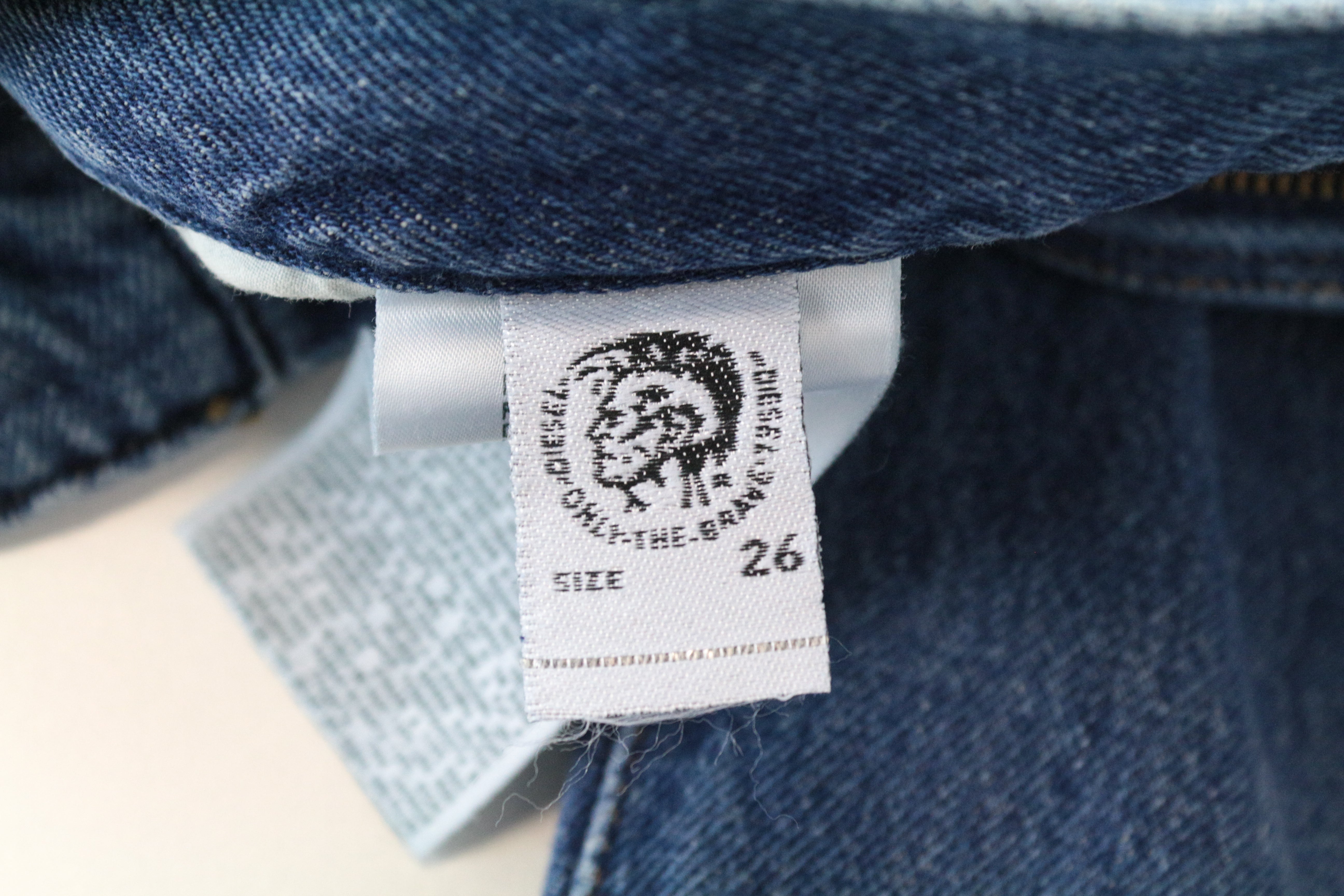 DIESEL Widee 080AN moteriški tiesūs mėlyni skalbto džinso džinsai W26/L34 