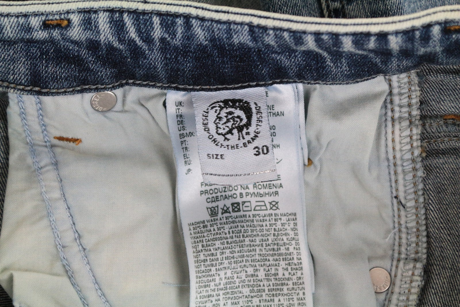 DIESEL Babhila 069BN moteriški W30/L30 tamprūs aptempti mėlyni džinsai su sagomis 