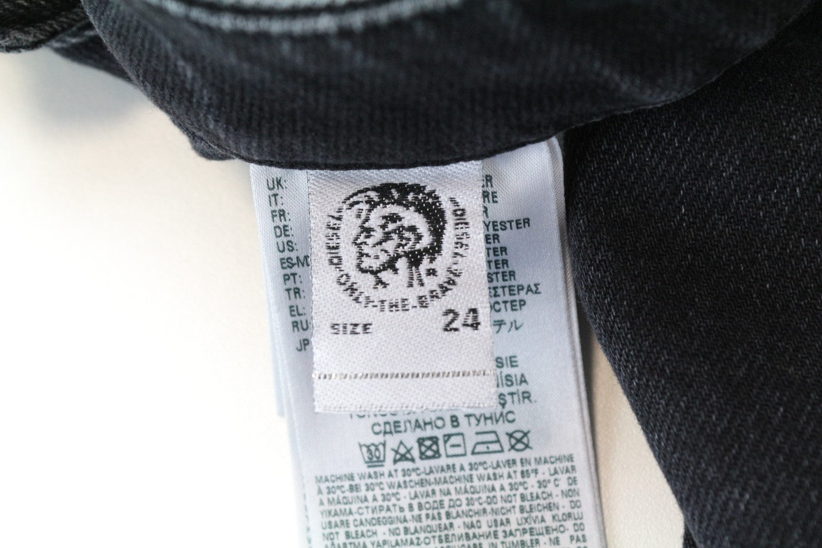 DIESEL D-Earlie 080AP W24/L32 mergaitiški ploni skalbti juodi tamprūs džinsai 