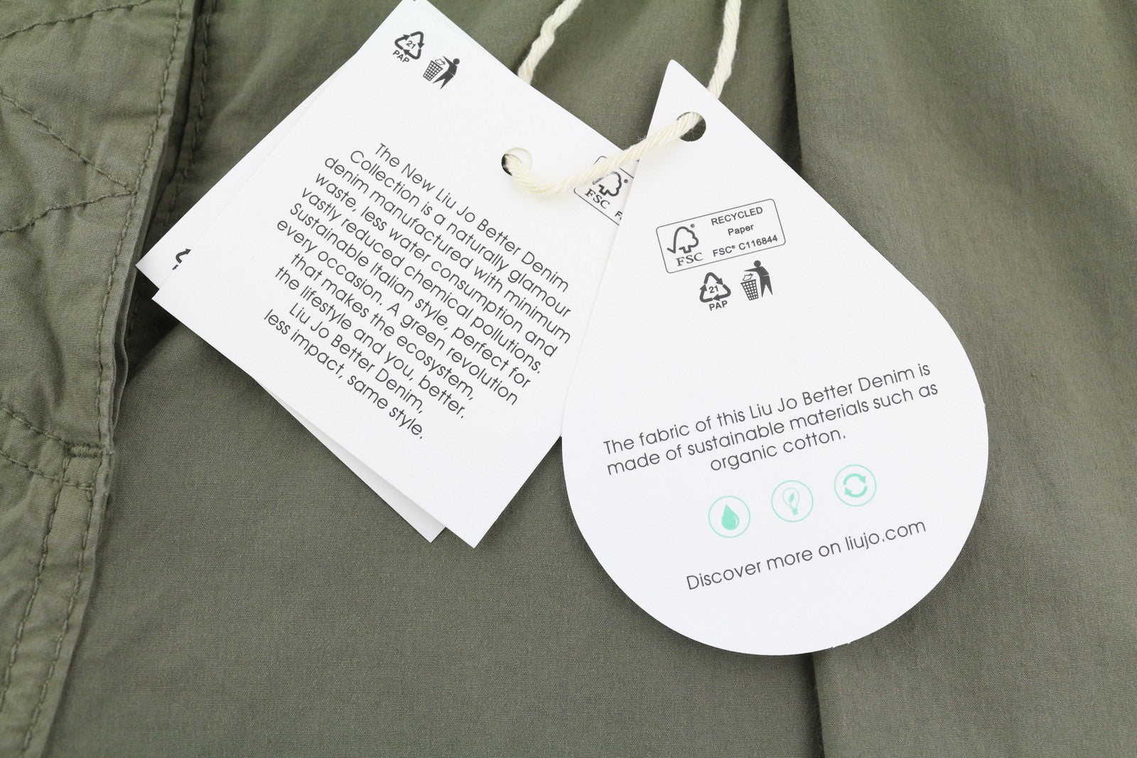 LIU JO moteriškos kelnės su krovininėmis kišenėmis, W28 chaki spalvos, su diržu aukštu juosmeniu. 