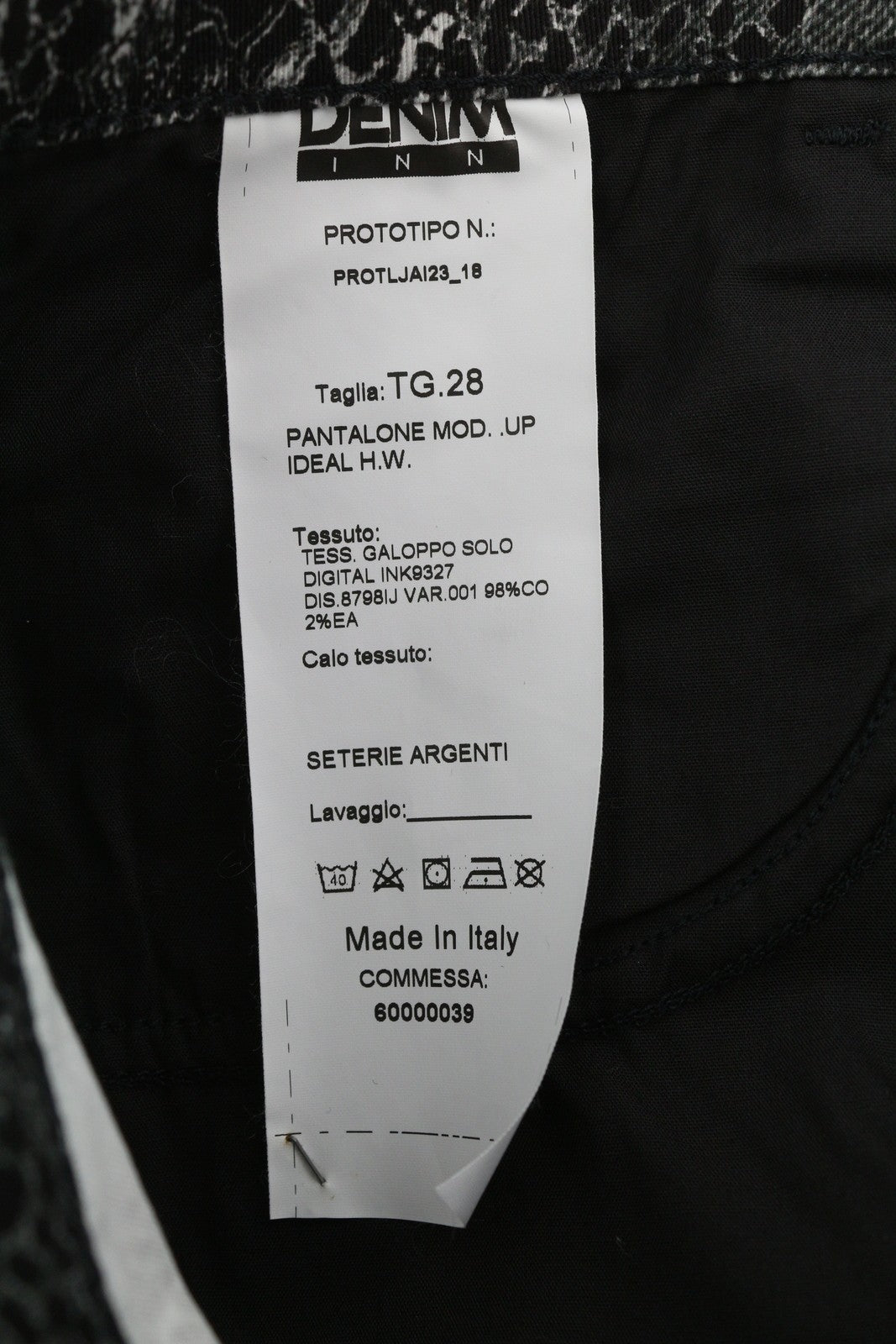 LIU JO Ideal moteriškos kelnės W28 pilkos iki kulkšnies su gyvūnų raštu, aptemptos, užtrauktuku 