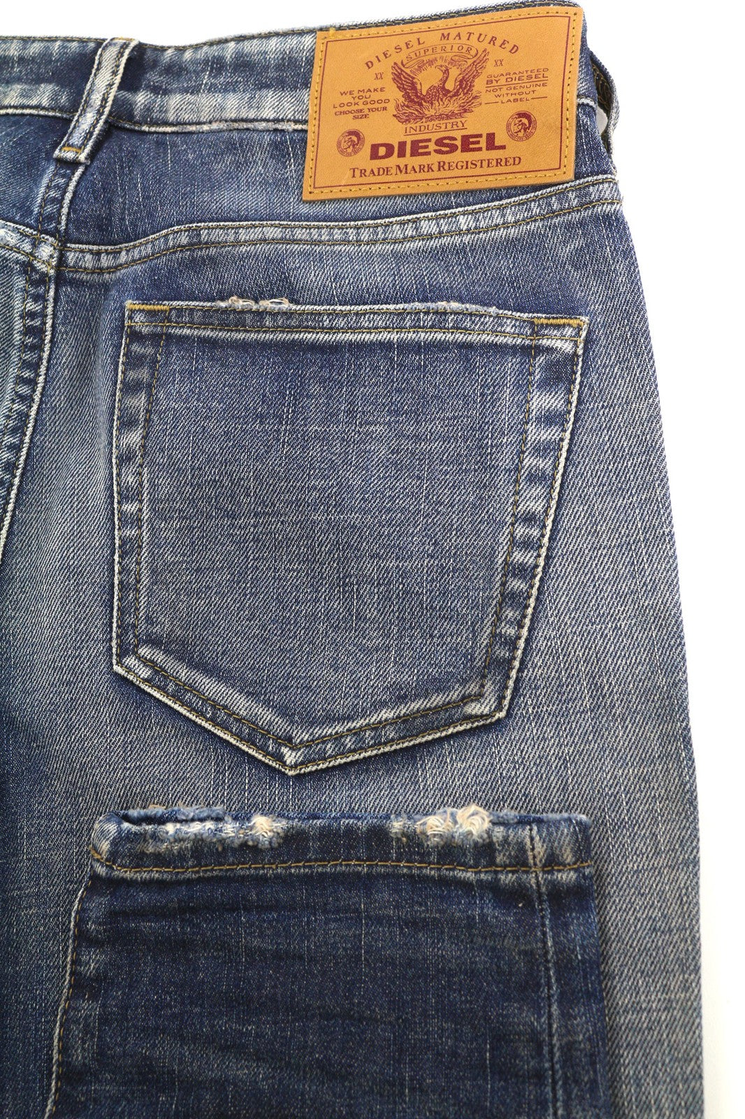 DIESEL D-Joy Z9A05 moteriški džinsai W25/L32 Slim Regular Waist Tamprūs, mėlyni RRP 195 € 