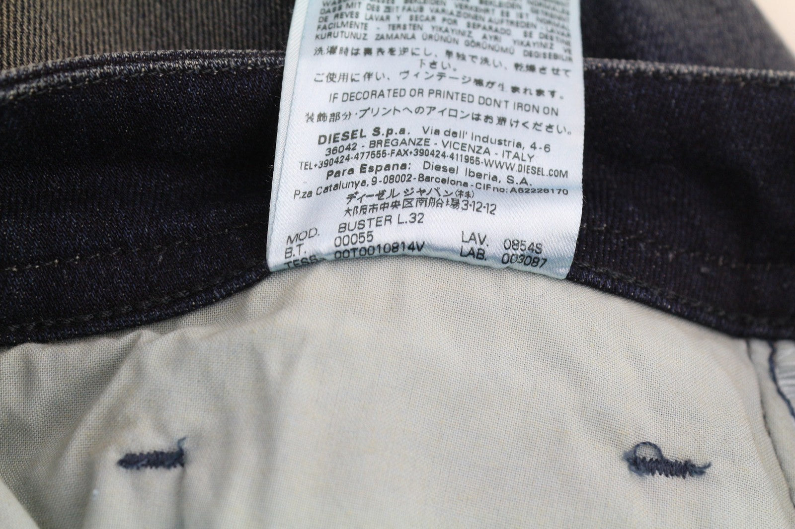 DIESEL Buster 0854S vyriški džinsai W26/L32 Slim su sagomis, plėšyti, skalbti. 