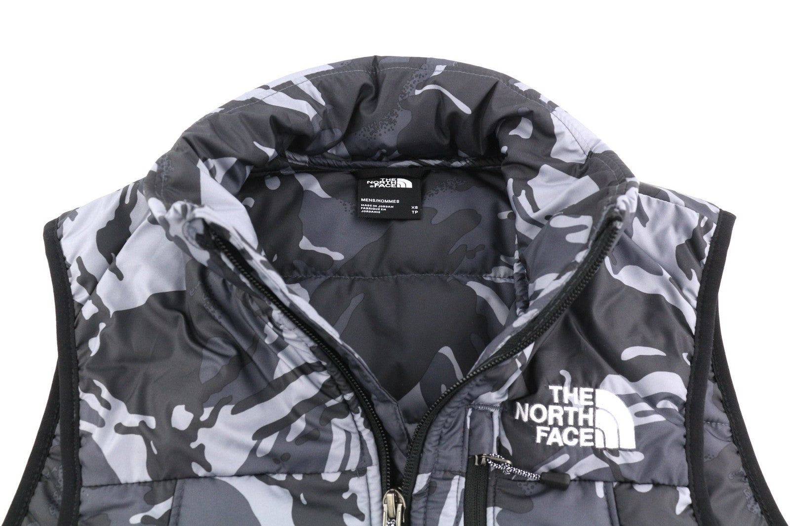 „THE NORTH FACE“ nauja vatinė vyriška liemenė XS su užtrauktuku, izoliacija, dygsniuota, kamufliažinė 