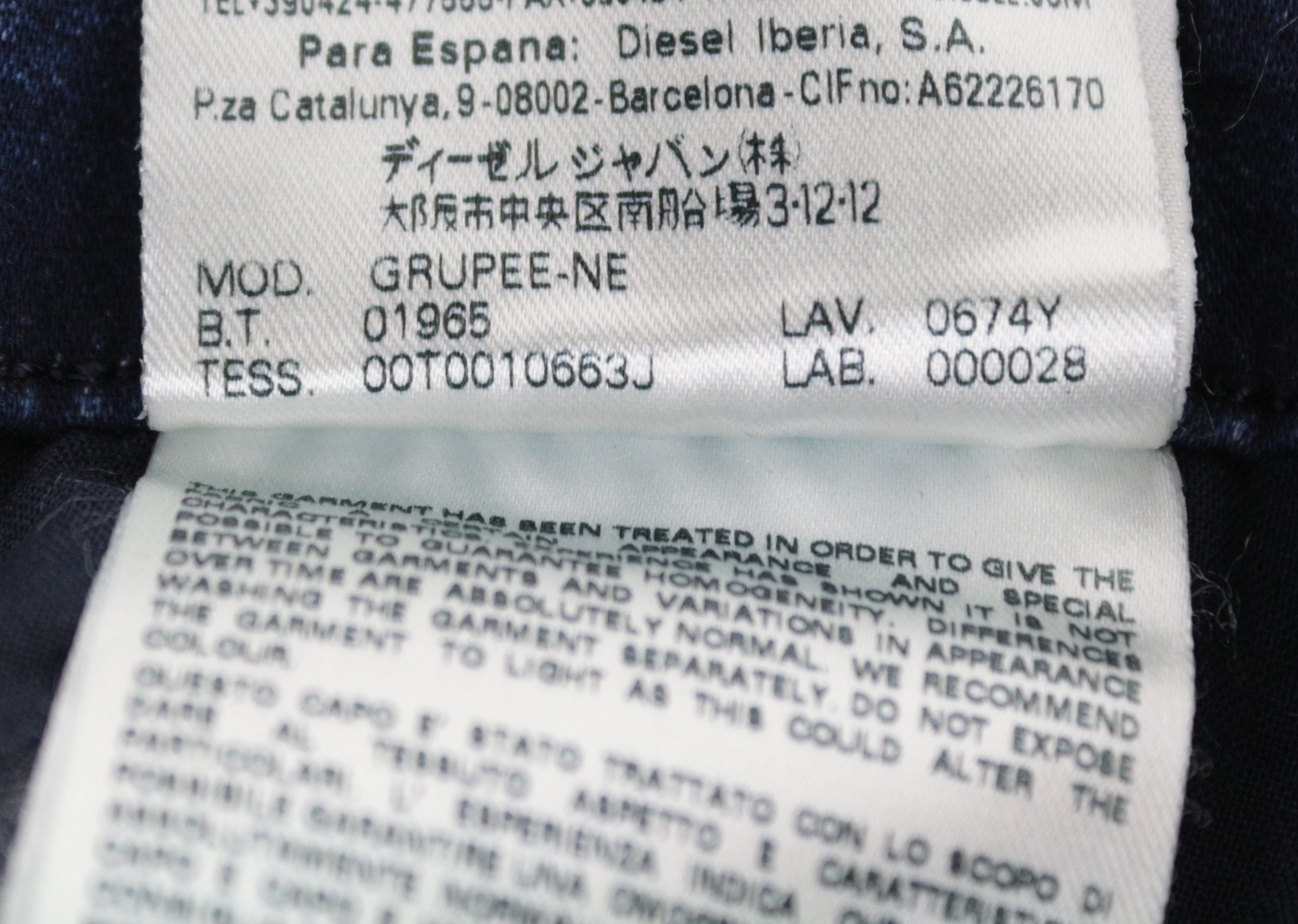 DIESEL Grupee-Ne 0674Y moteriškos W25 mėlynos medvilninės plonos, tamprios džinsinės jogg kelnės. 