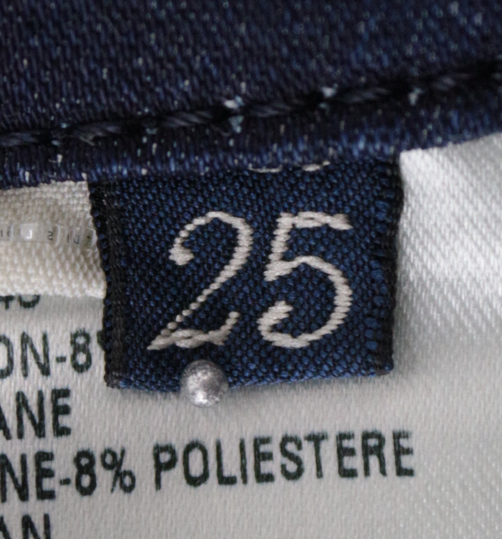 DIESEL Grupee-Ne 0674Y moteriškos W25 mėlynos medvilninės plonos, tamprios džinsinės jogg kelnės. 