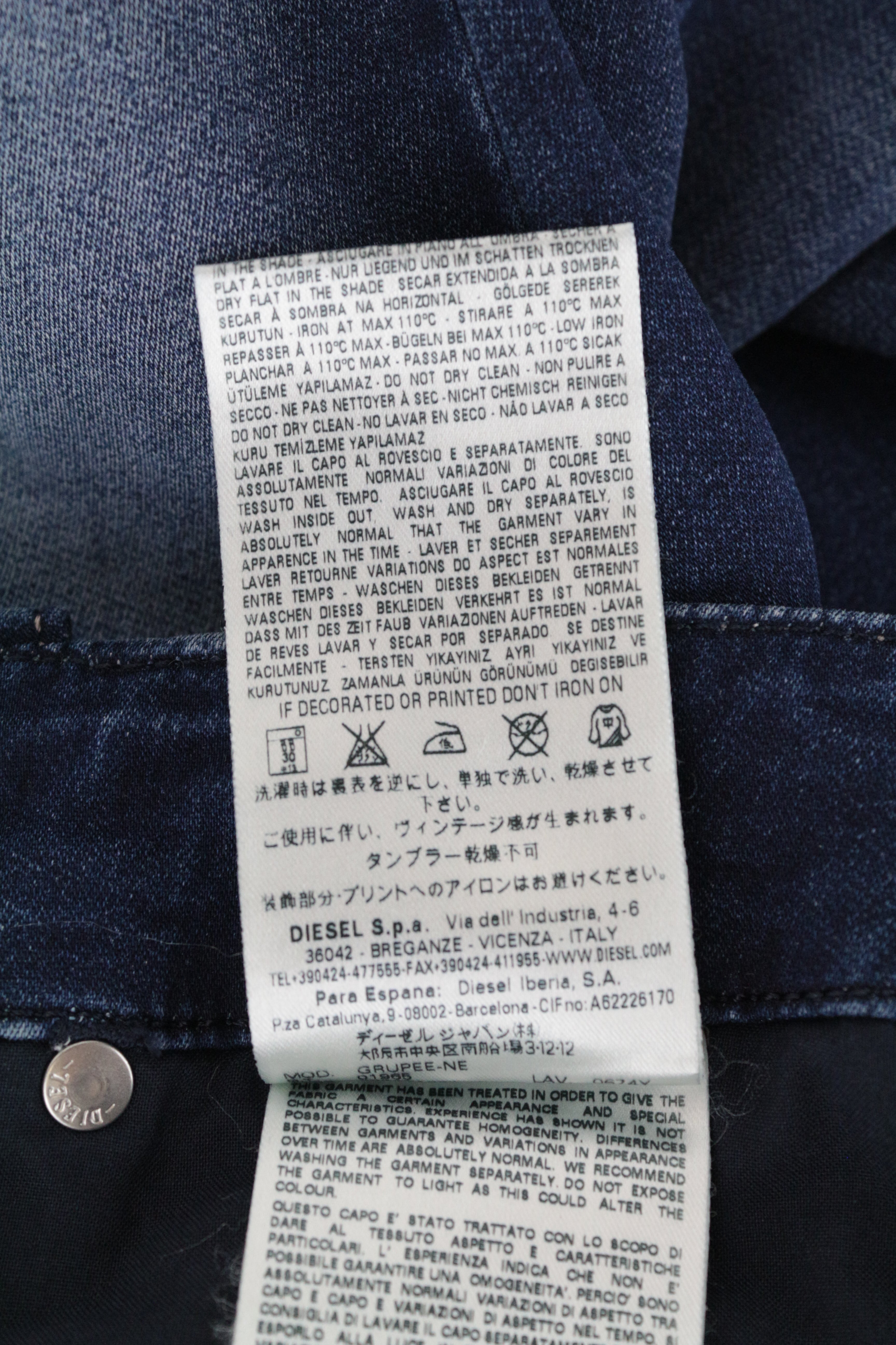 DIESEL Grupee-Ne 0674Y moteriškos W25 mėlynos medvilninės plonos, tamprios džinsinės jogg kelnės. 