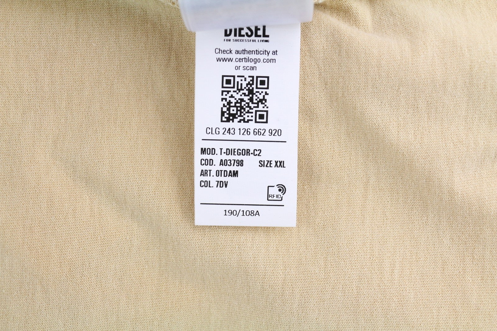 DIESEL T-Diegor-C2 vyriški marškinėliai, 2XL, smėlio spalvos, trumpomis rankovėmis, apvalios iškirptės, trikotažo raštu.