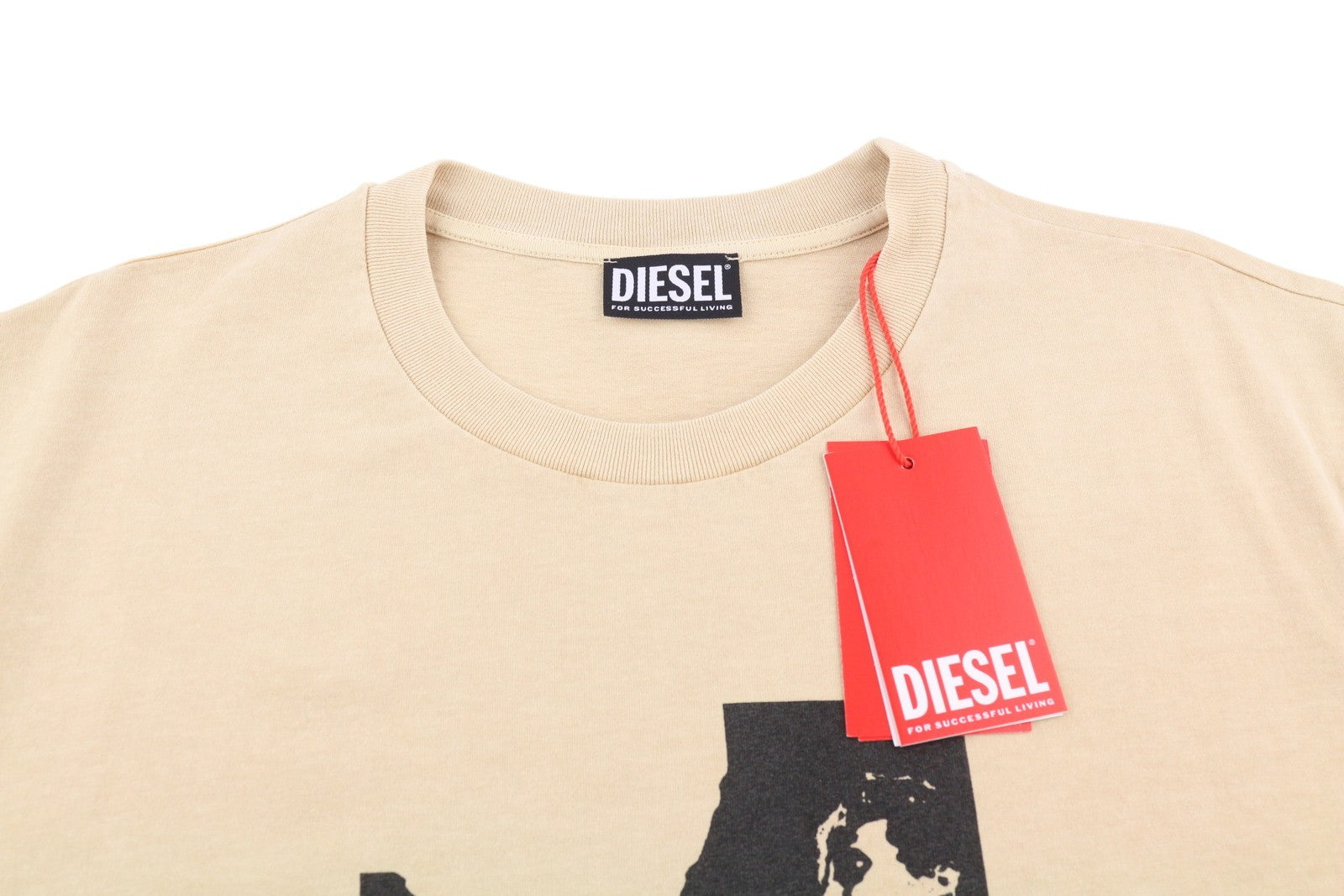 DIESEL T-Diegor-C2 vyriški marškinėliai, 2XL, smėlio spalvos, trumpomis rankovėmis, apvalios iškirptės, trikotažo raštu.