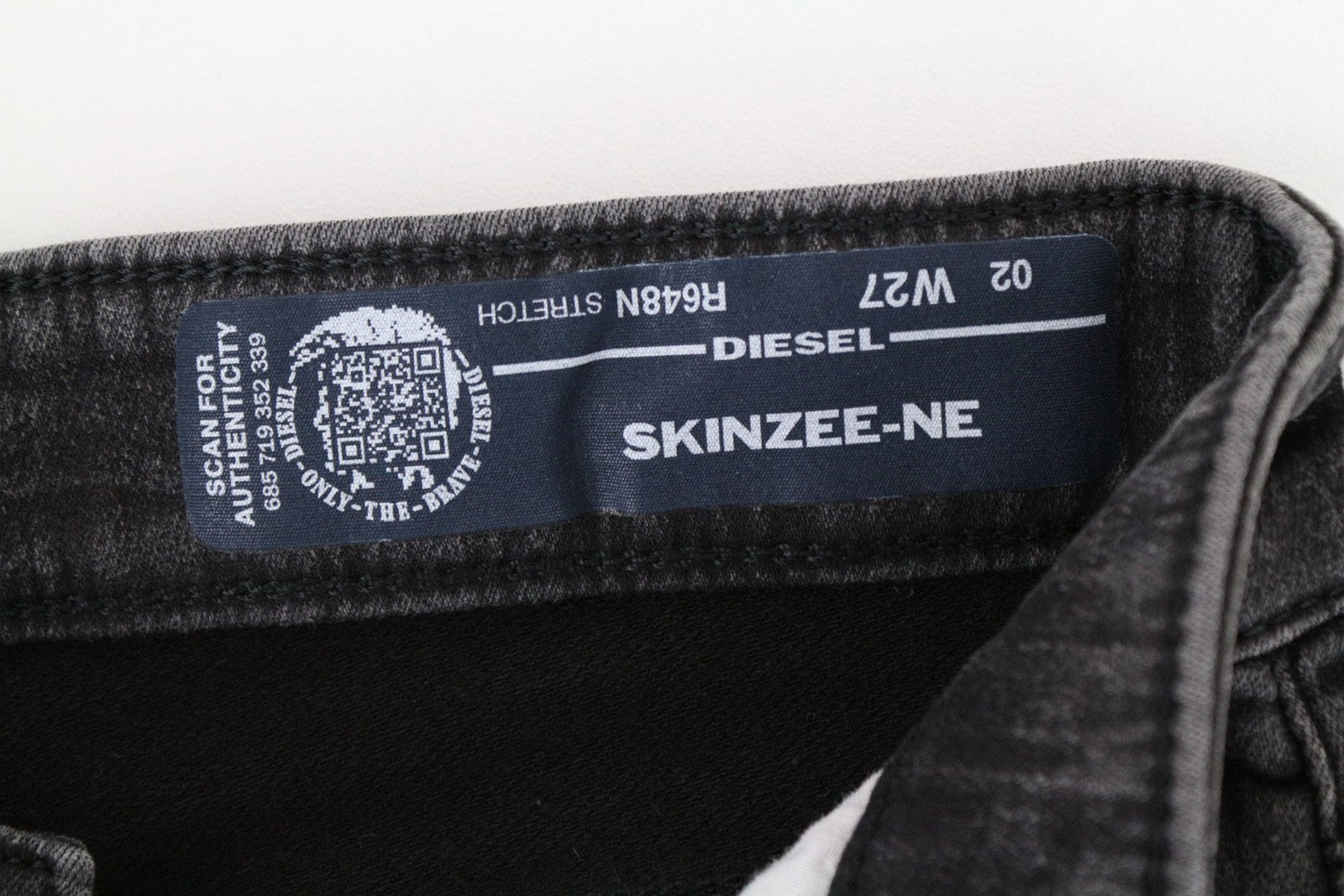 DIESEL Skinzee-NE R648N moteriškos W27 Skinny Jogg pilkos medvilninės tamprios džinsinės kelnės 