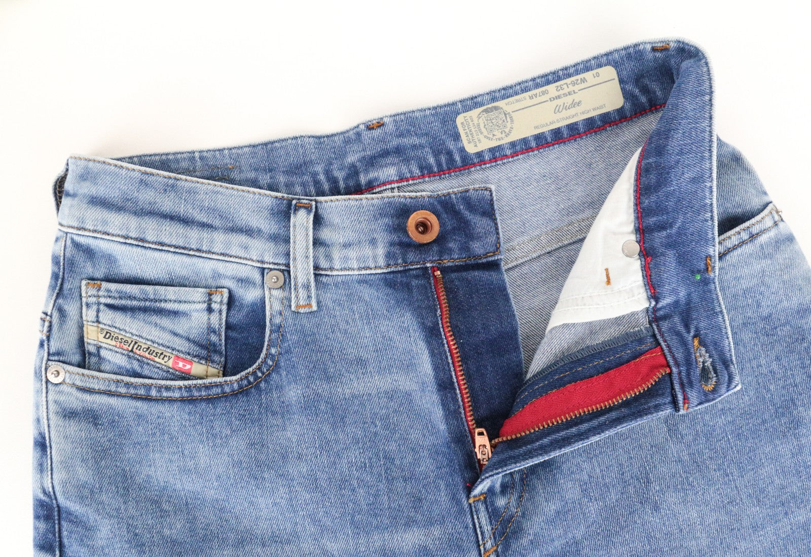 DIESEL Widee 087AR moteriški W26/L32 mėlyni tiesaus kirpimo medvilniniai tamprūs džinsai 