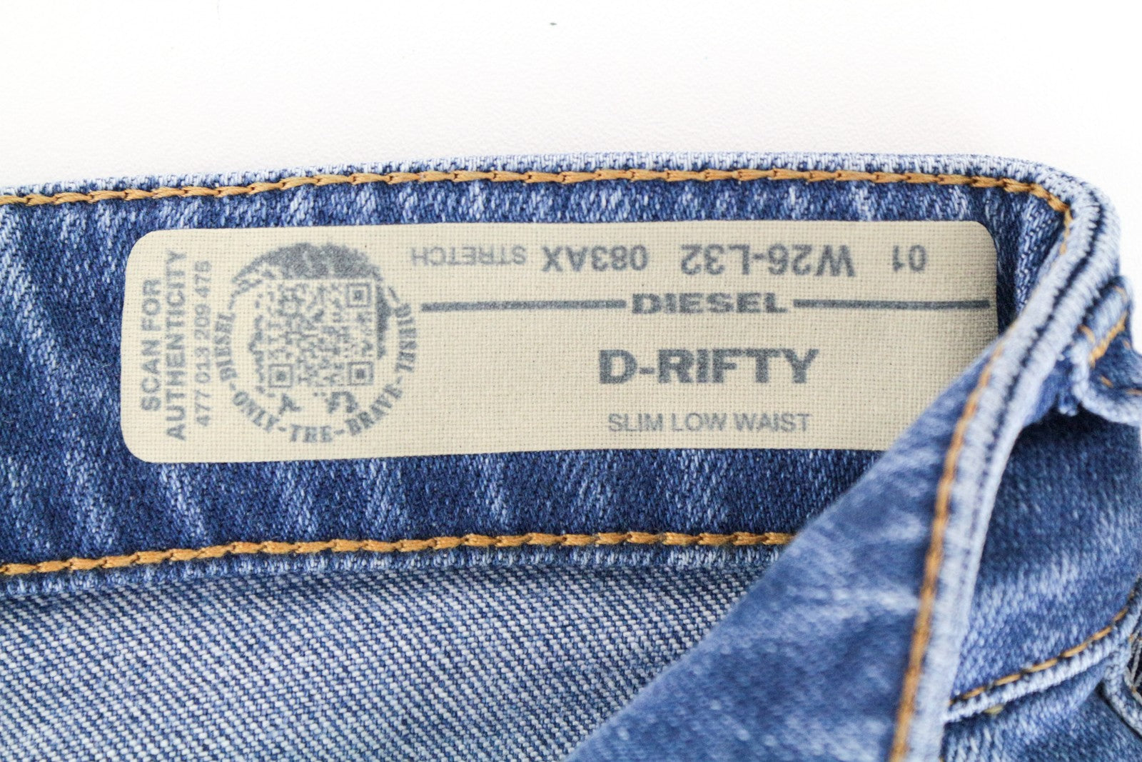 DIESEL D-Rifty 083AX moteriški bateliai W26/L32, prigludę, mėlyni, žemo juosmens, tamprūs, medvilniniai. 
