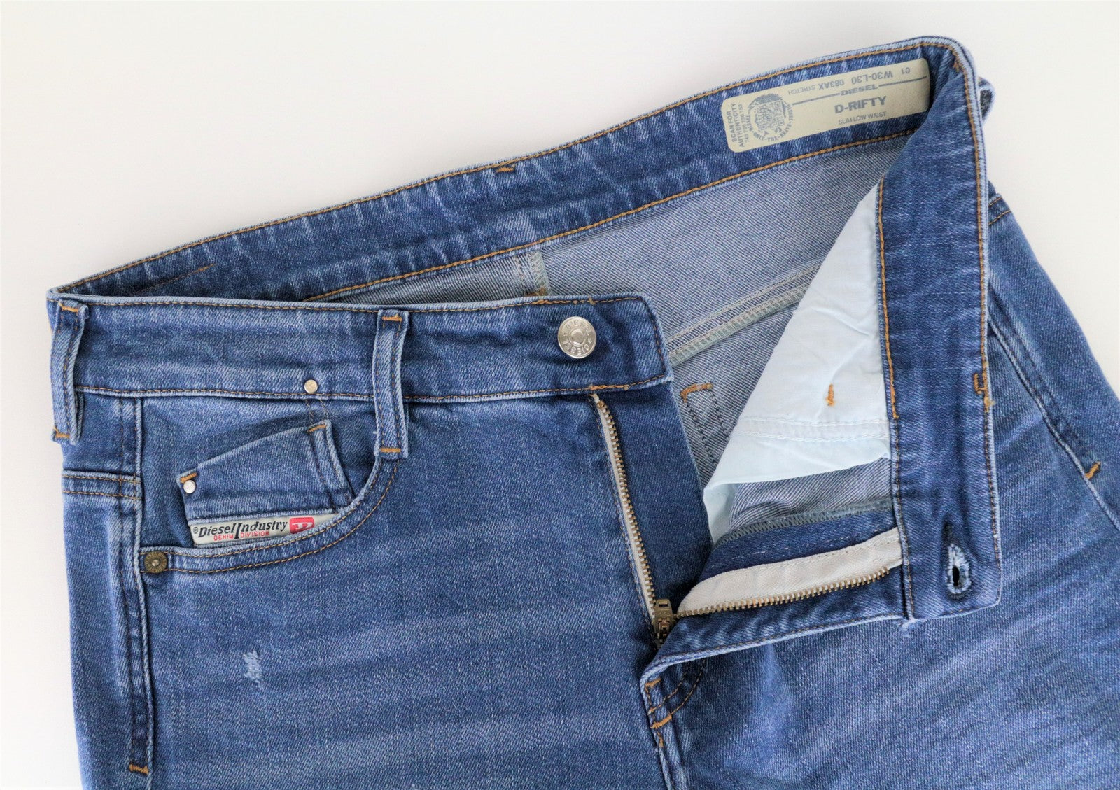 DIESEL D-Rifty 083AX moteriški W30/L30 mėlyni ploni medvilniniai tamprūs skalbti džinsai 