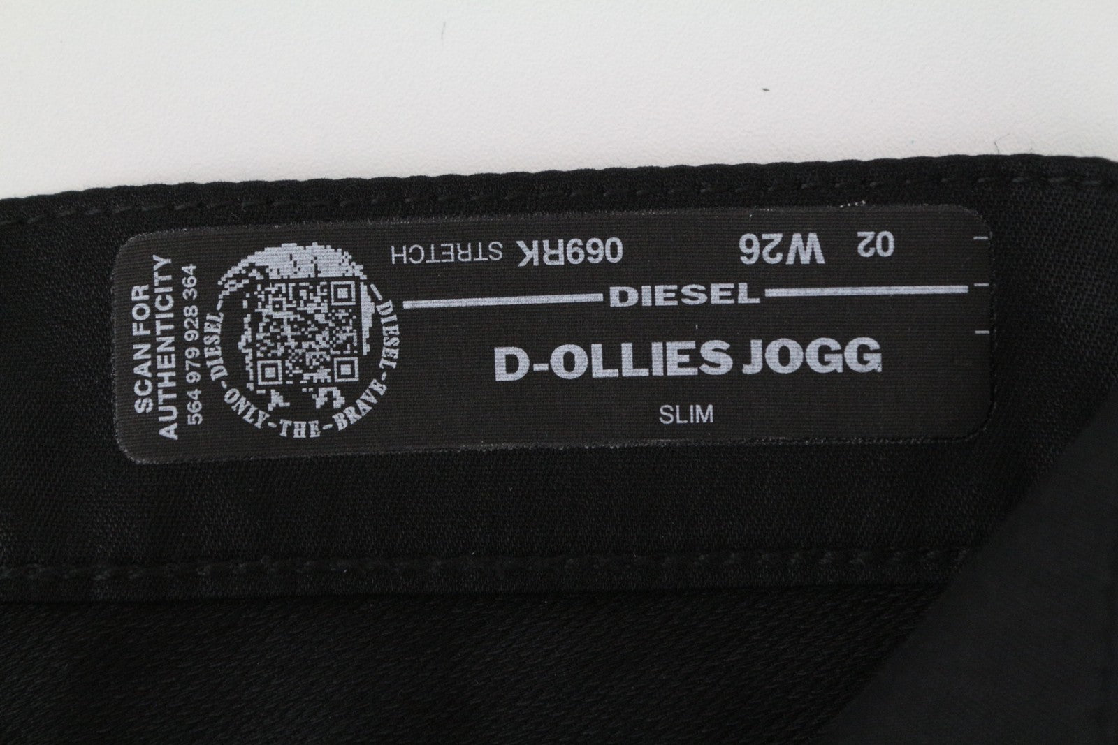 DIESEL D-Ollies 069RK moteriškos džinsinės kelnės W26 Slim Fit juodos Jogg vaškuotos tamprios kelnės 