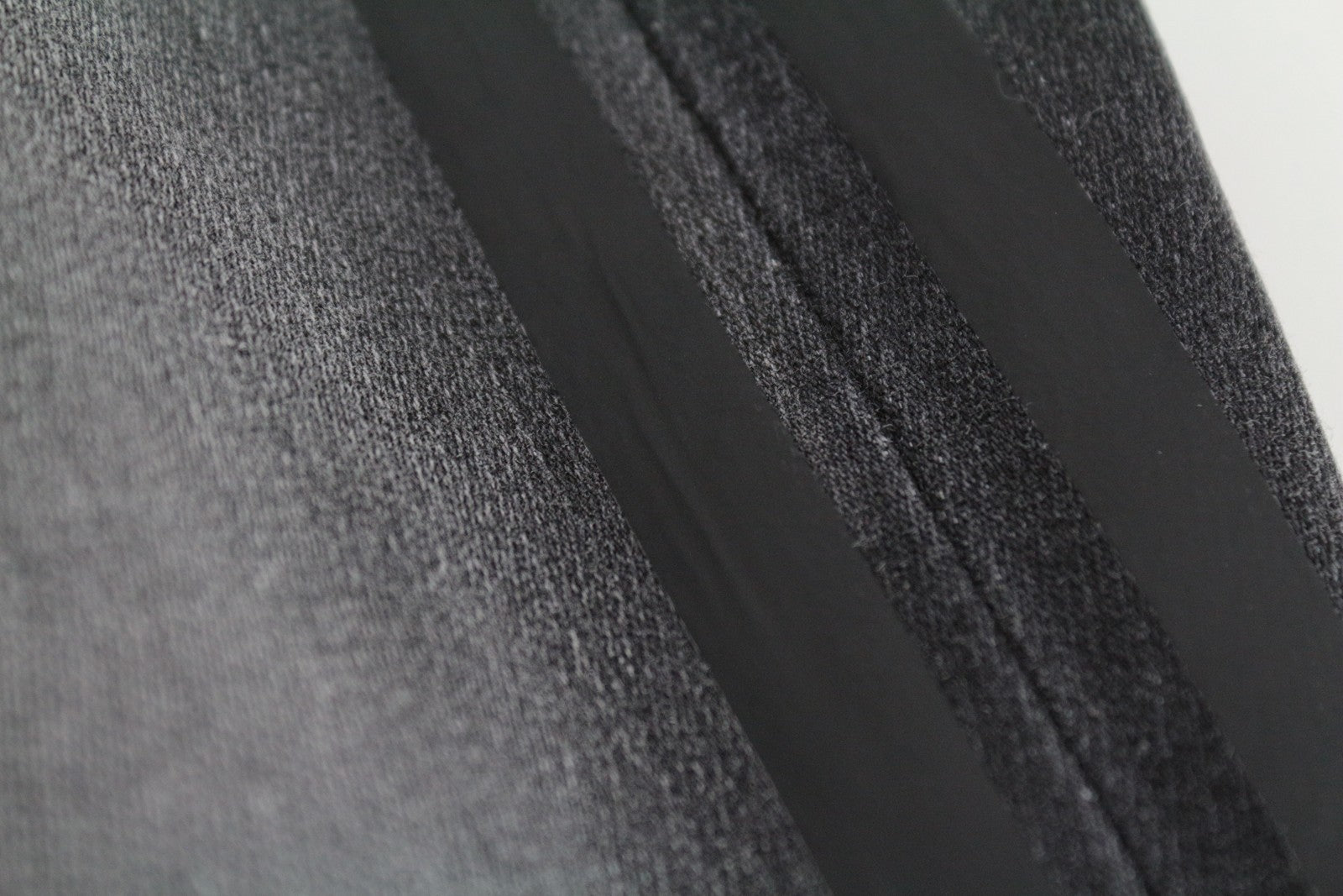 DIESEL Krailey R-SP-NE 0094Q moteriški W27 pilki Slim Jogg Fit tamprūs skalbinių džinsai 