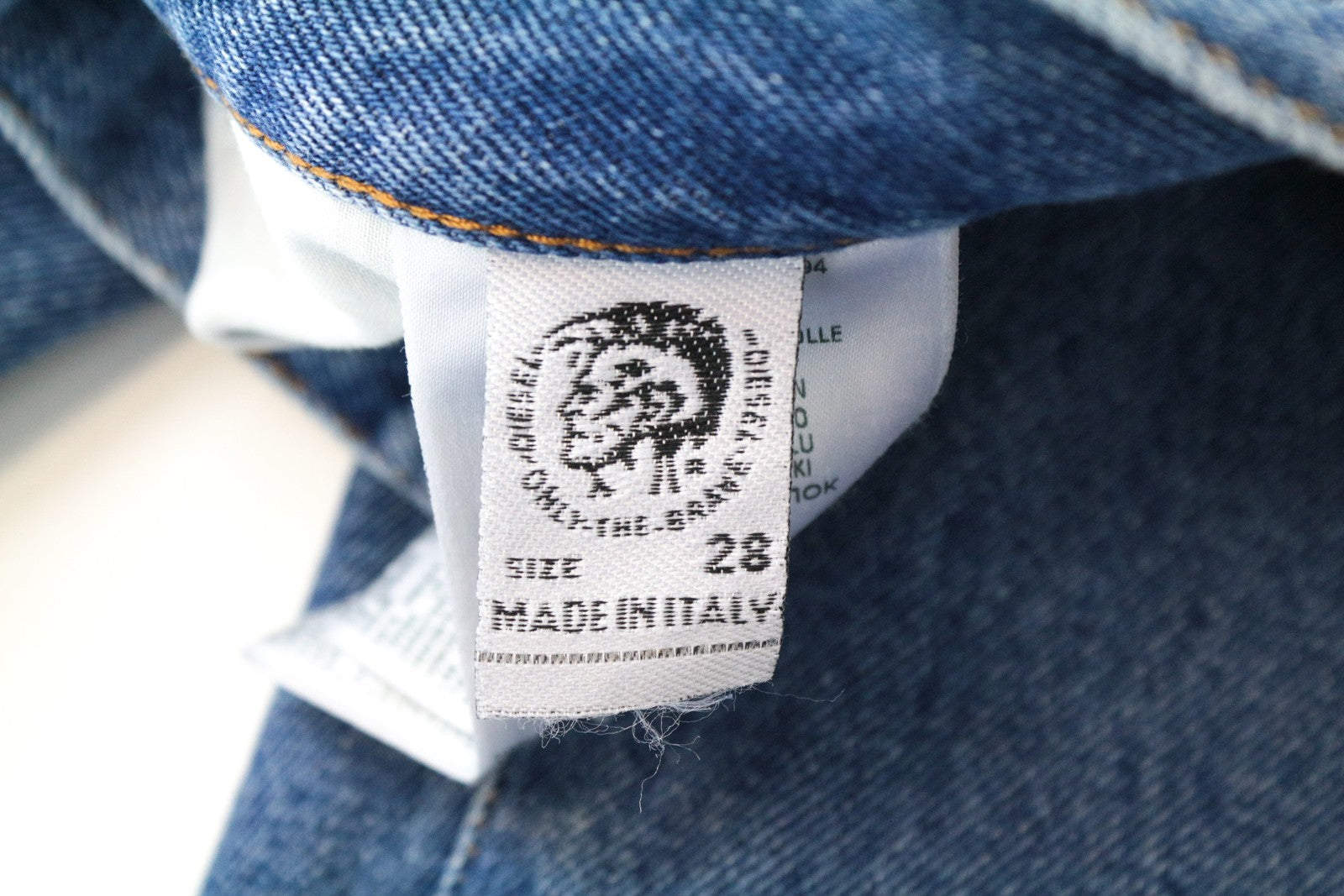 DIESEL Widee 0077V moteriškos W28/L30 tiesios mėlynos medvilninės džinsinės kelnės su 5 kišenėmis 