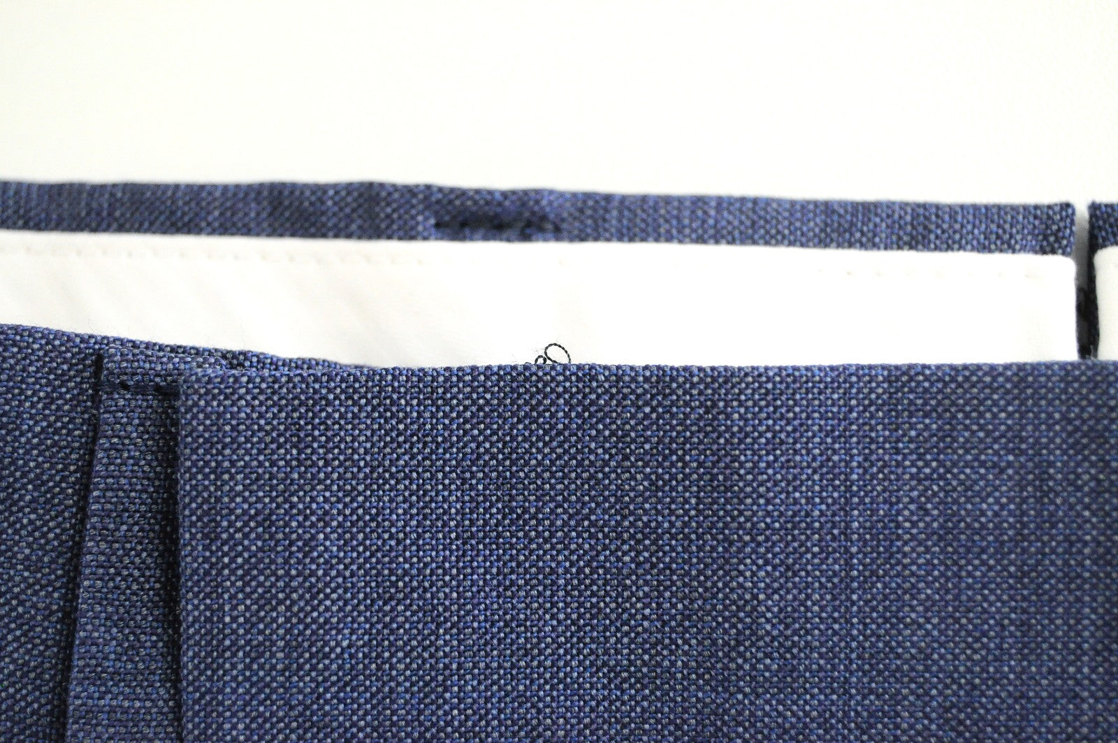 SUITSUPPLY Washington Blue Mens UK26R Wool Trousers Pleated Slit Pocket Classic