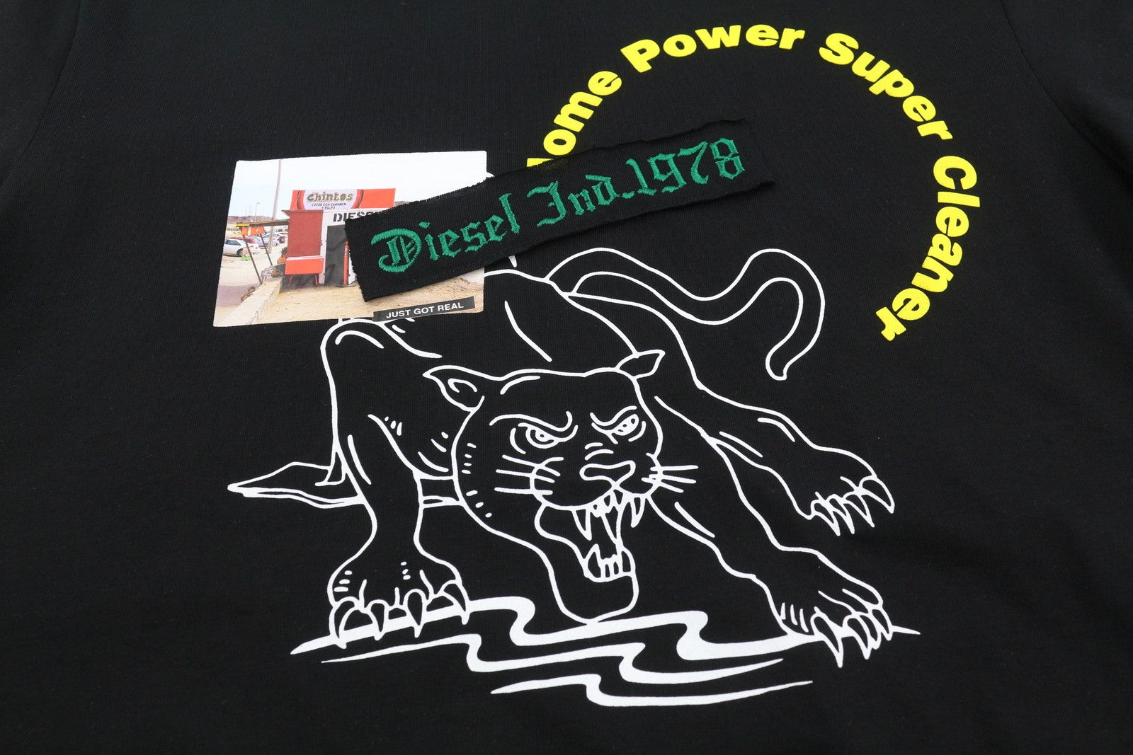 DIESEL T-Just-B60 vyriški marškinėliai, juodi, trumpomis rankovėmis, apvalia kaklo iškirpte, su trikotažo raštu. 