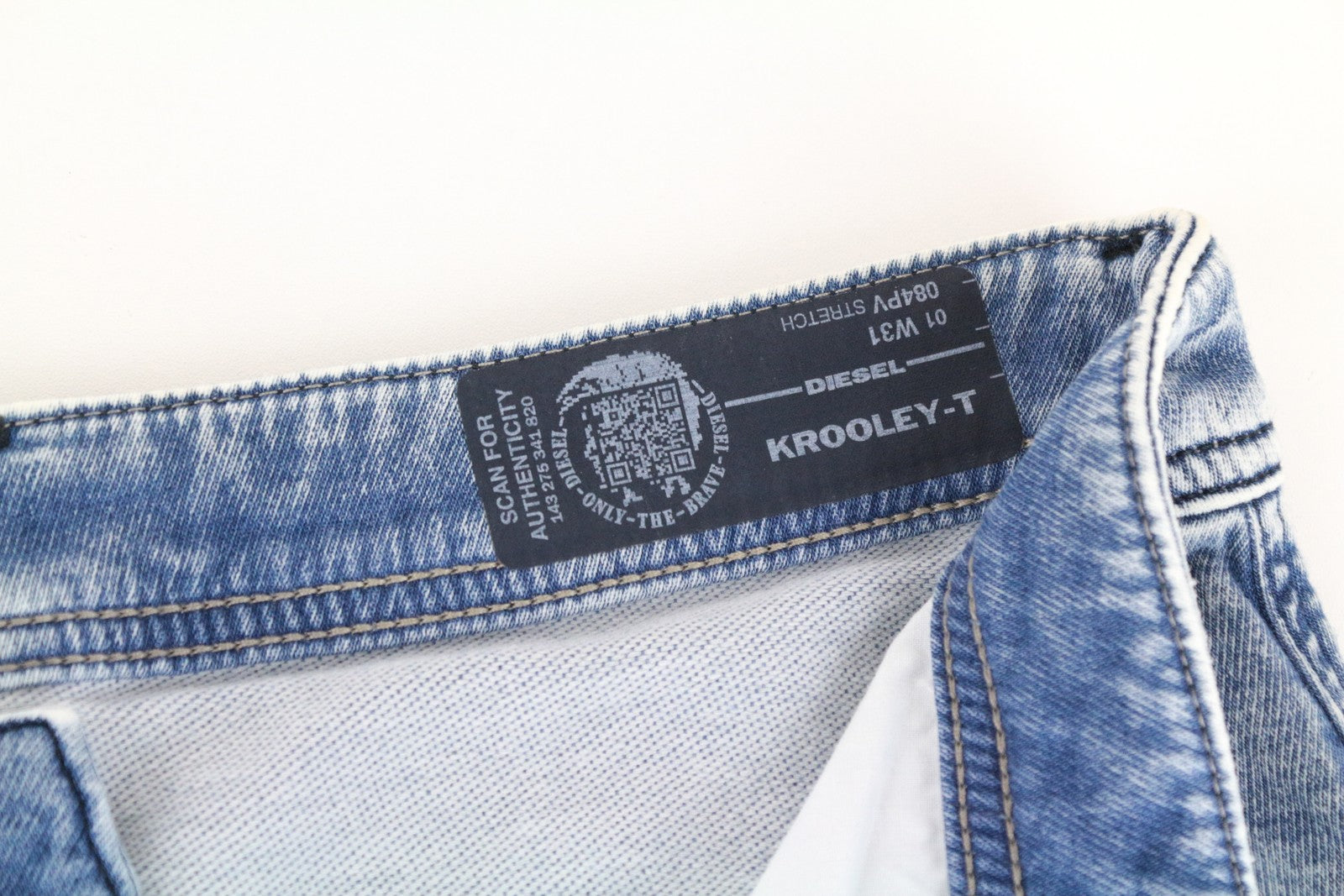 DIESEL Krooley-T 084PV vyriški W31 siaurėjantys jogginiai mėlyni tamprūs plėšyti sportiniai džinsai 