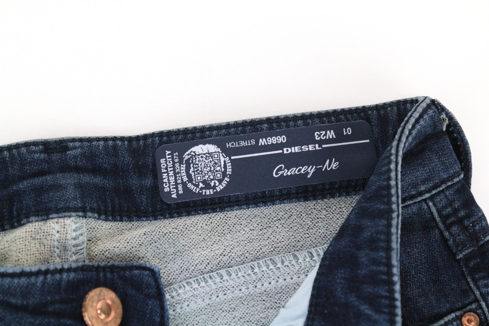 DIESEL Gracey-Ne 0686W moteriški W23 Slim mėlyni medvilniniai Jogg tamprūs džinsai 