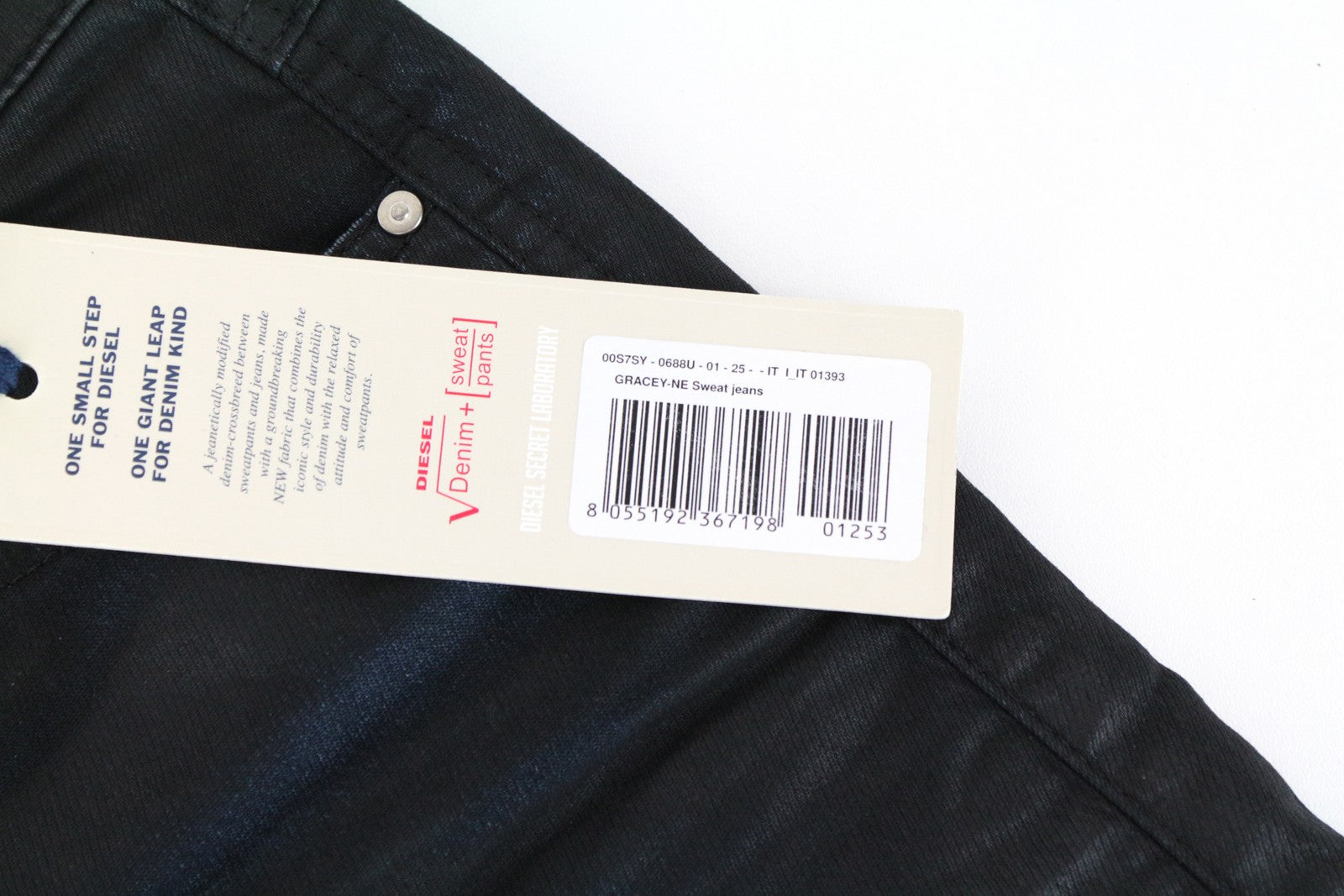 DIESEL Gracey-Ne 0688U moteriški W25 ploni juodi dengti tamprūs jogg džinsai 