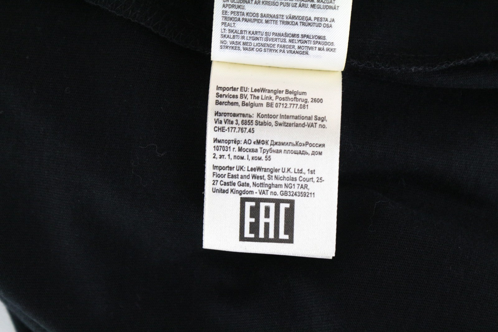 WRANGLER vyriški M juodi vaivorykštės logotipo medvilniniai marškinėliai trumpomis rankovėmis 