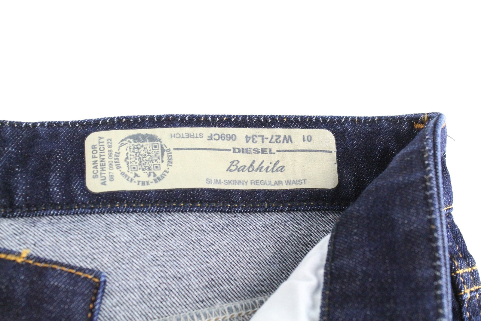 DIESEL Babhila 069CF moteriški W27/L34 mėlyni tamprūs, įprasti, ploni džinsai 