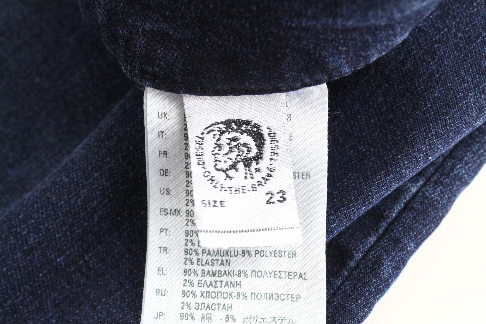 DIESEL Widee-NE 0686X moteriškos W23 trumpintos tiesios džinsinės kelnės mėlynos jogg sportinės 