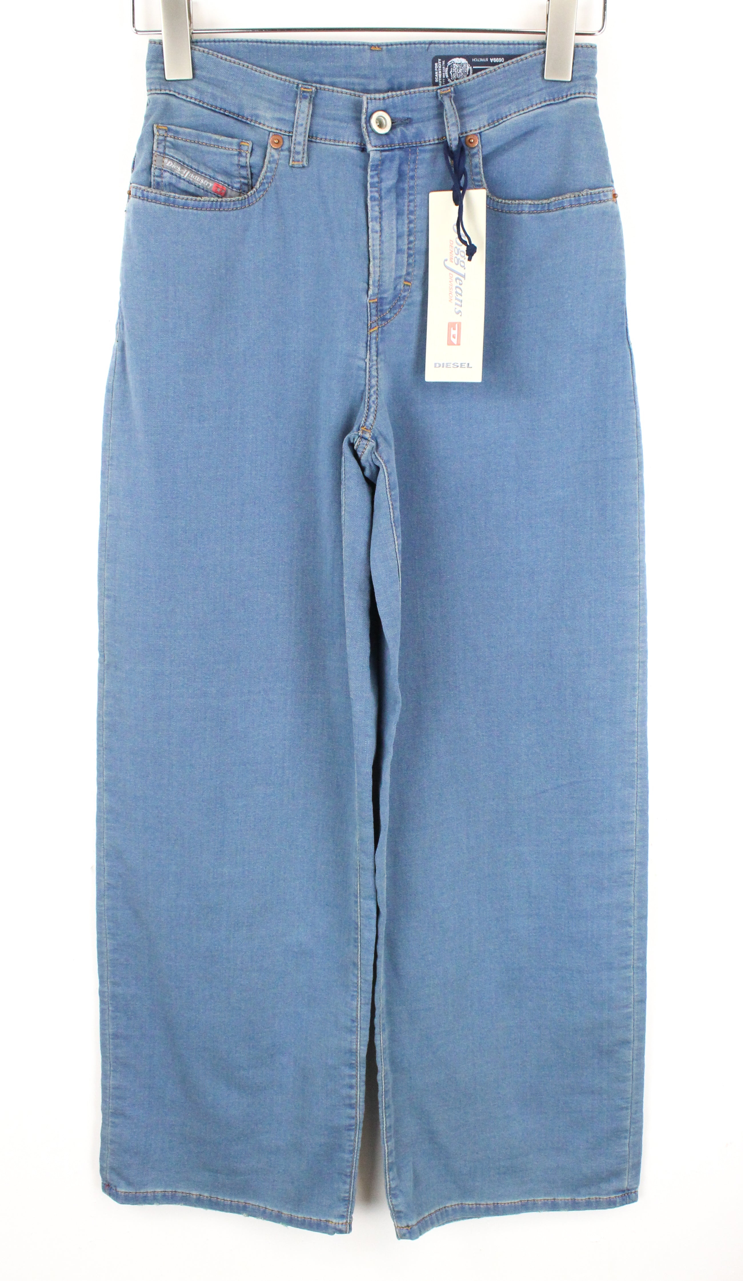 DIESEL Widee-NE 0699A moteriški W25 trumpi mėlyni tiesūs sportiniai džinsai 