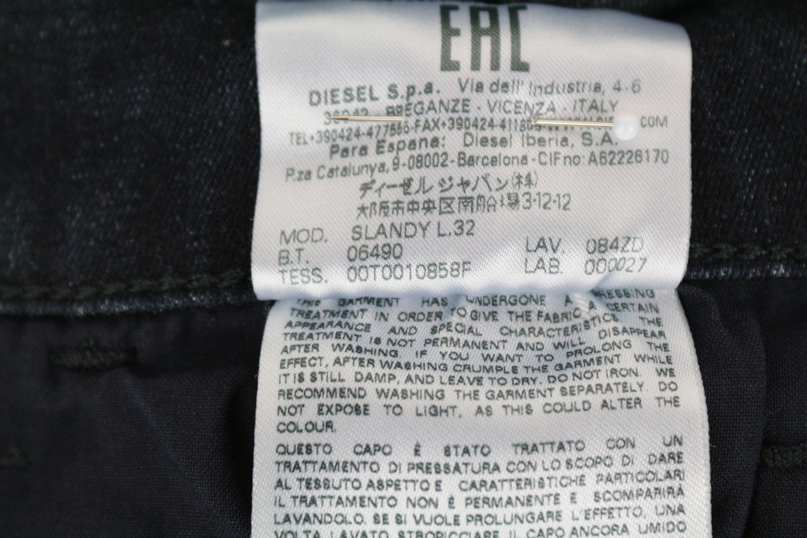 DIESEL Slandy 084ZD moteriški W27/L32 aptempti skalbti ploni tamprūs mėlyni džinsai 