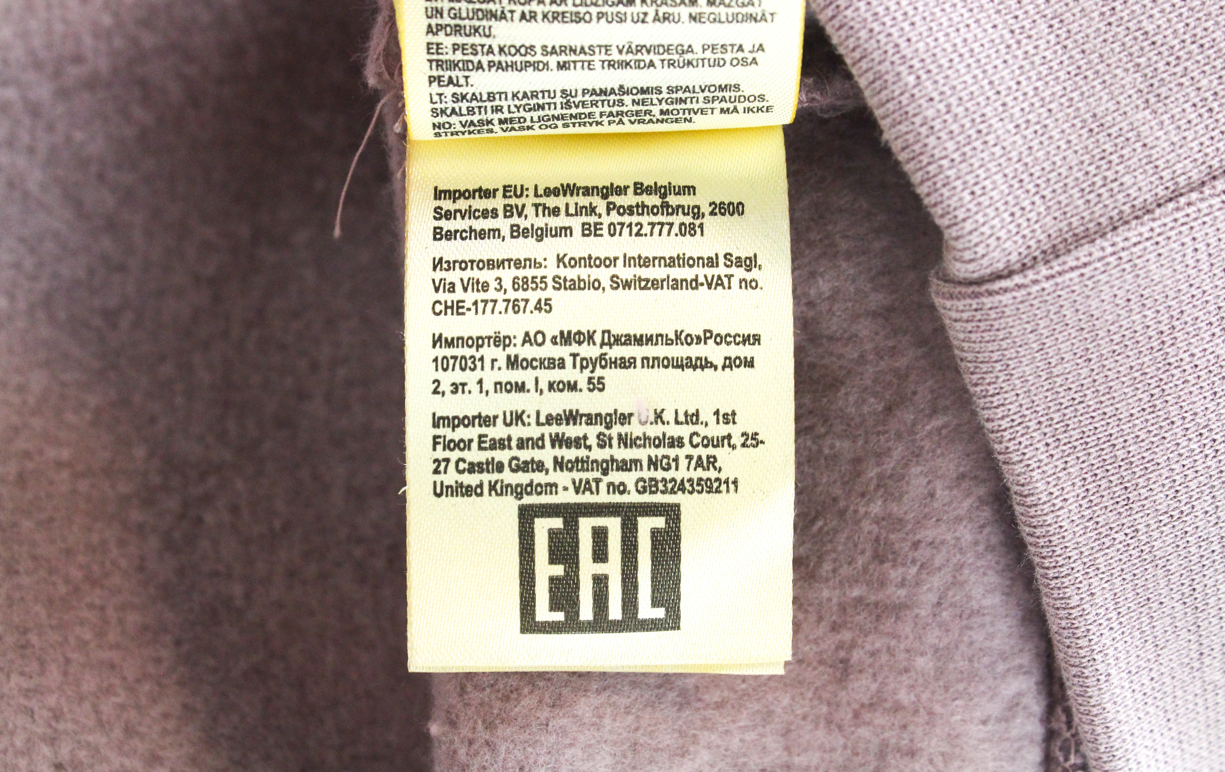 LEE vyriškas M dydžio violetinis audros flisinis megztinis su apvalia kaklo dalimi ir laisvo kirpimo... 