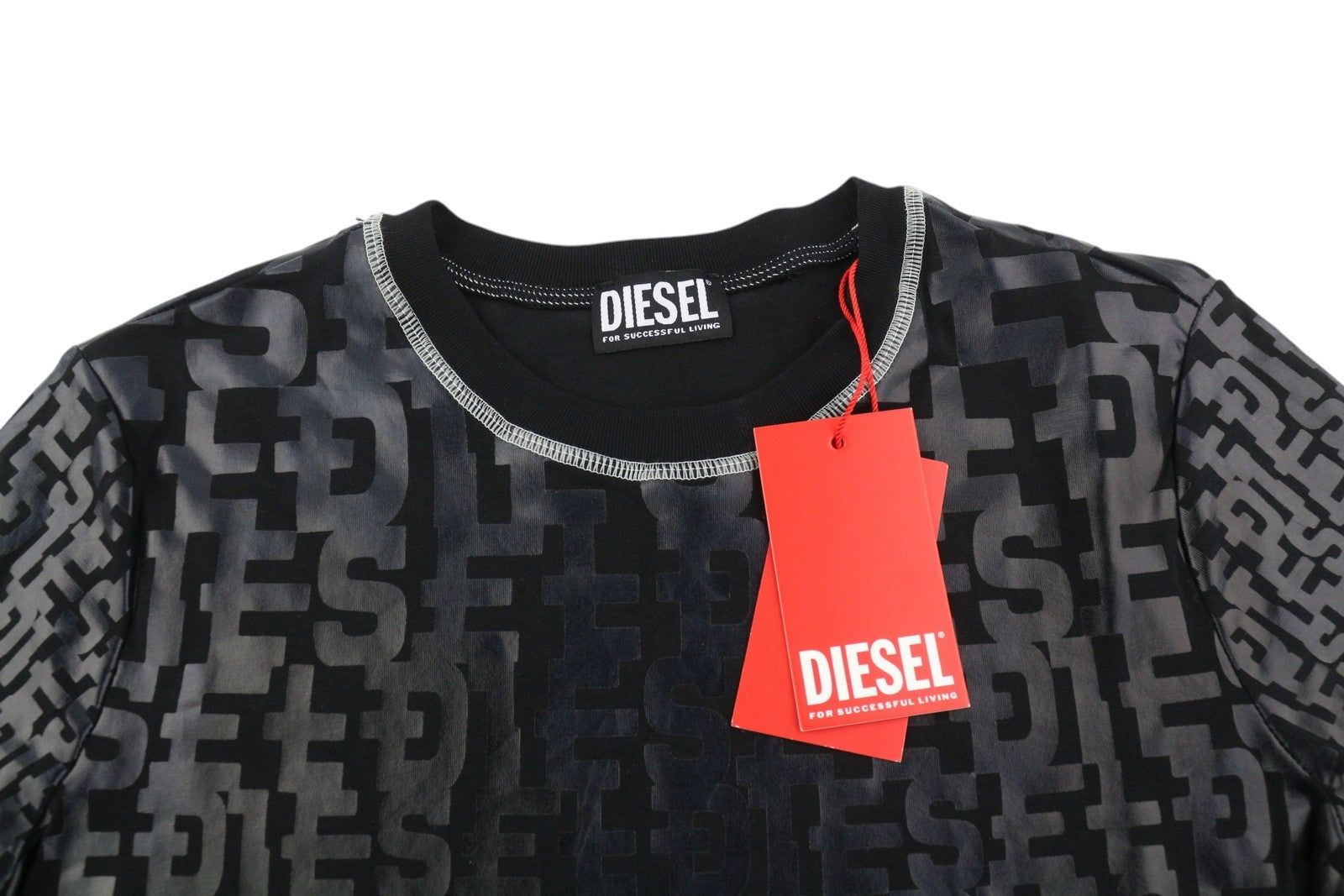 DIESEL T-Reg-Mon moteriški marškinėliai S, juodi, tamprūs, su logotipu ir apvalia kaklo iškirpte. Rekomenduojama kaina – 125 €.