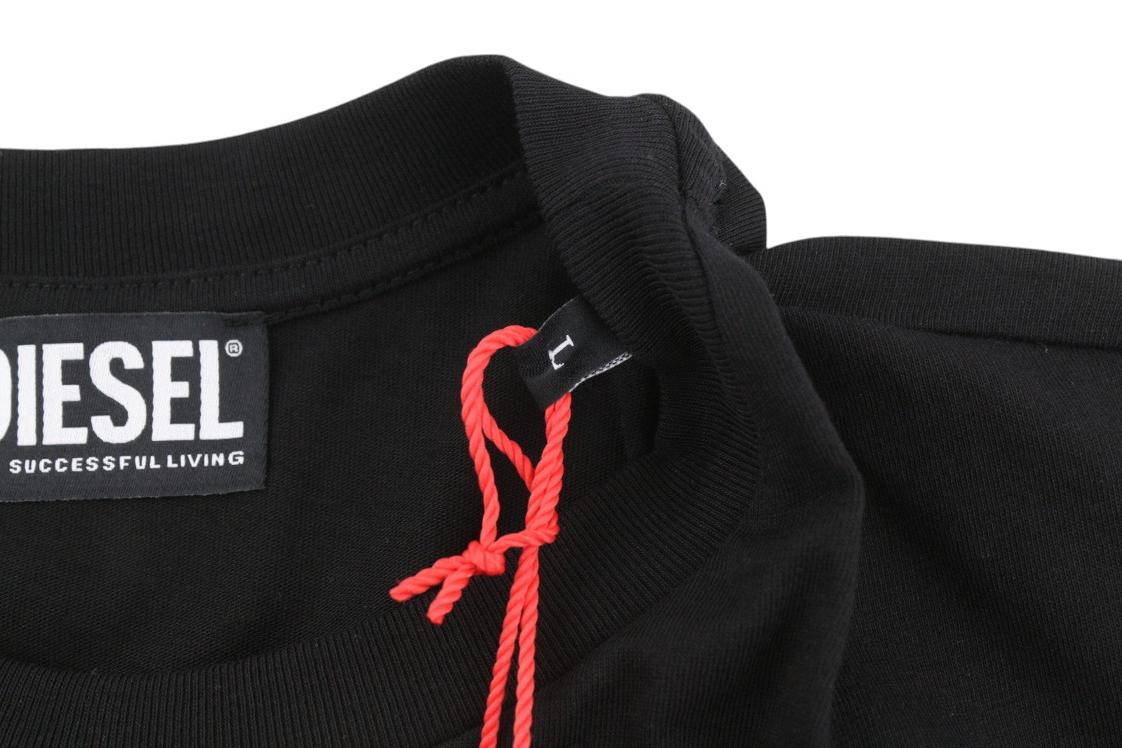 DIESEL T-Sily-New-Ita moteriški marškinėliai L dydžio, juodi, trikotažo medvilniniai, apvalios iškirptės, trumpomis rankovėmis.