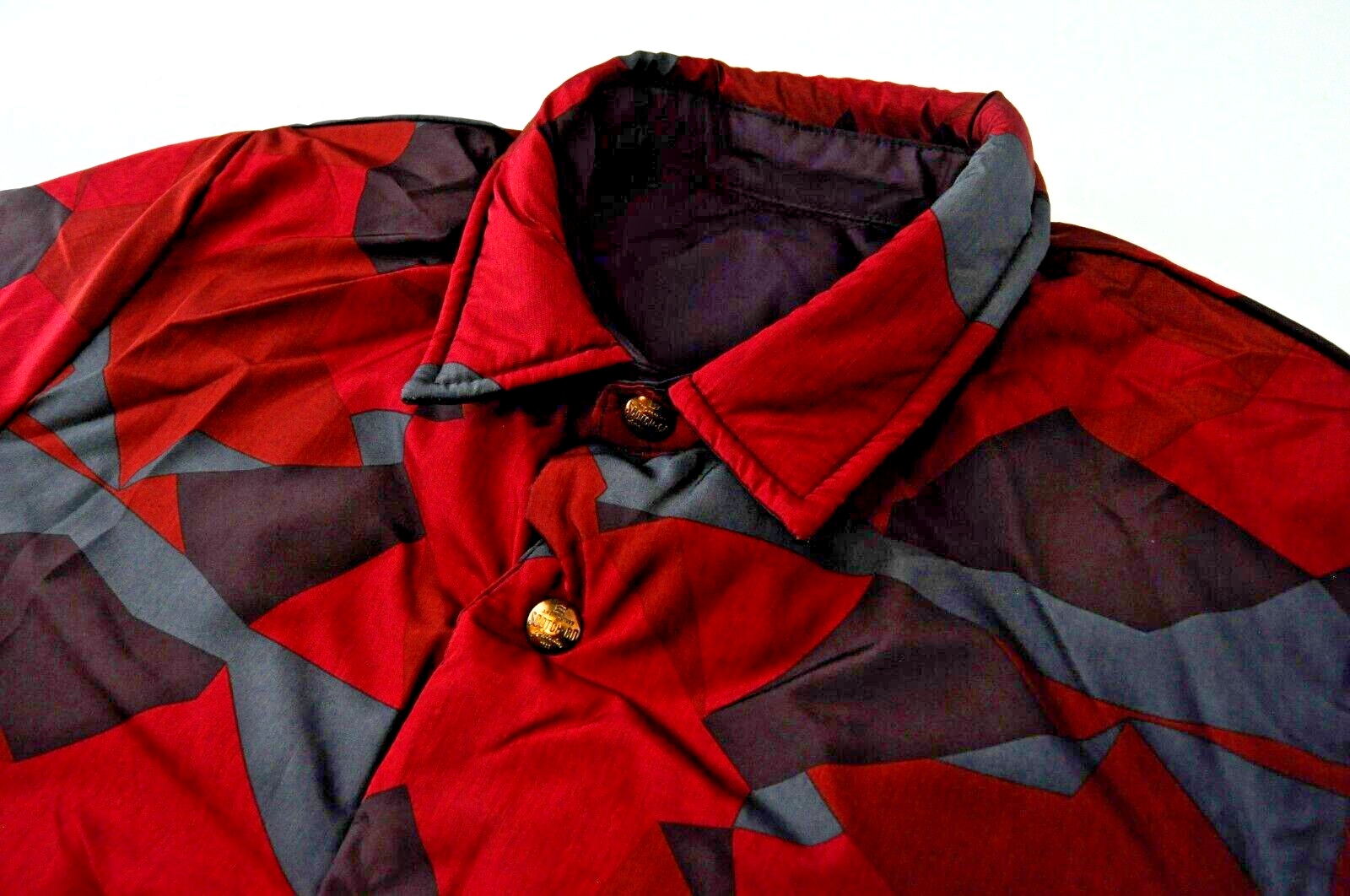 SCOTCH &amp; SODA vyriška striukė S, raudona, raštuota, dvipusė, dygsniuota, su spaudėmis 