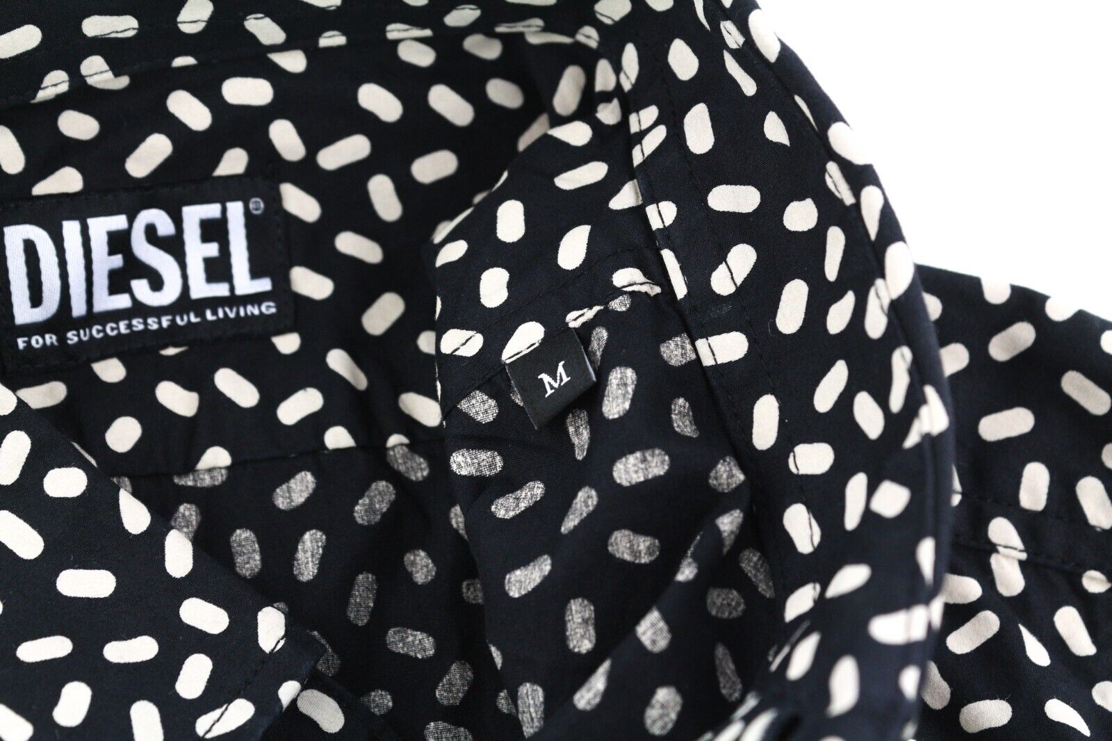 DIESEL S-Riley-Pills vyriški marškinėliai M raštuoti sagomis užsegami platėjančios apykaklės raštu RRP110