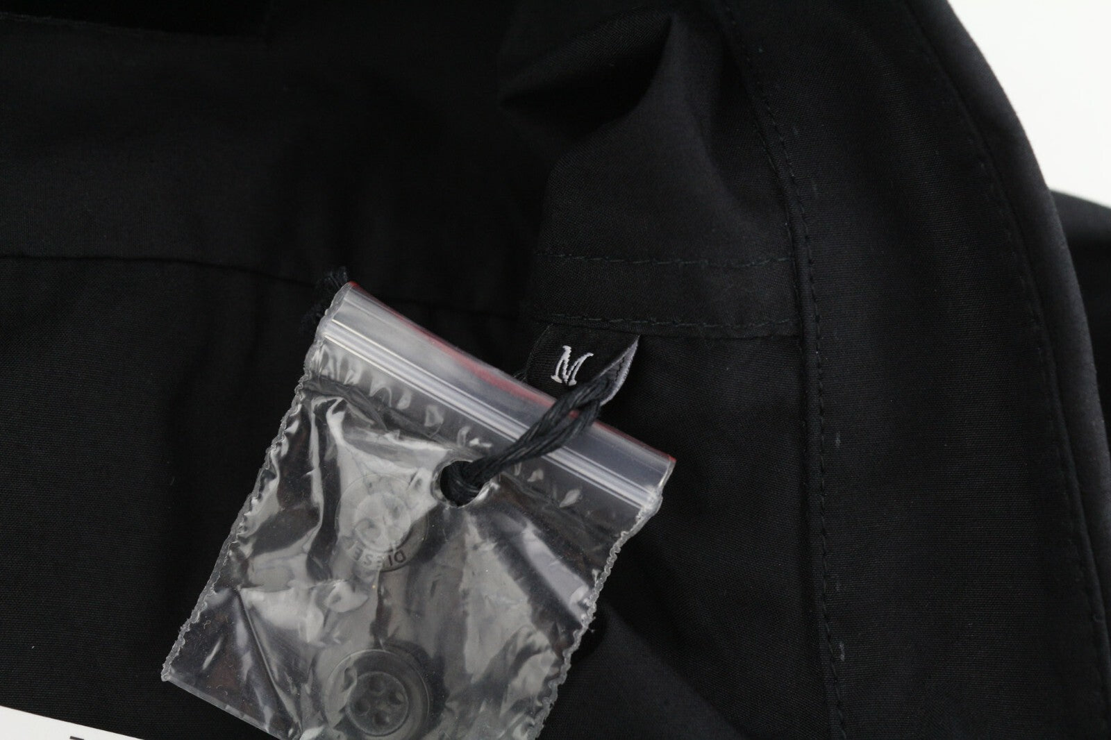 DIESEL S-Olsen vyriški marškinėliai M, juodi, paslėptomis sagomis, užlopytomis kišenėmis.