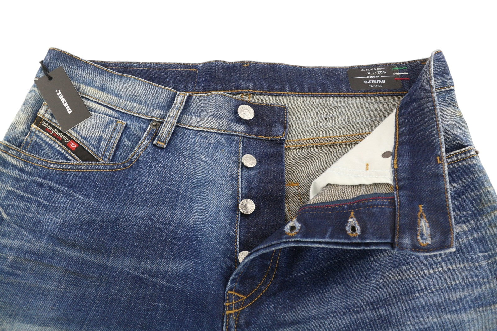 DIESEL D-Fining 09A96 vyriški džinsai W32/L32 siaurėjančios kojos, tamprūs, skalbti, rekomenduojama kaina – 295 € 
