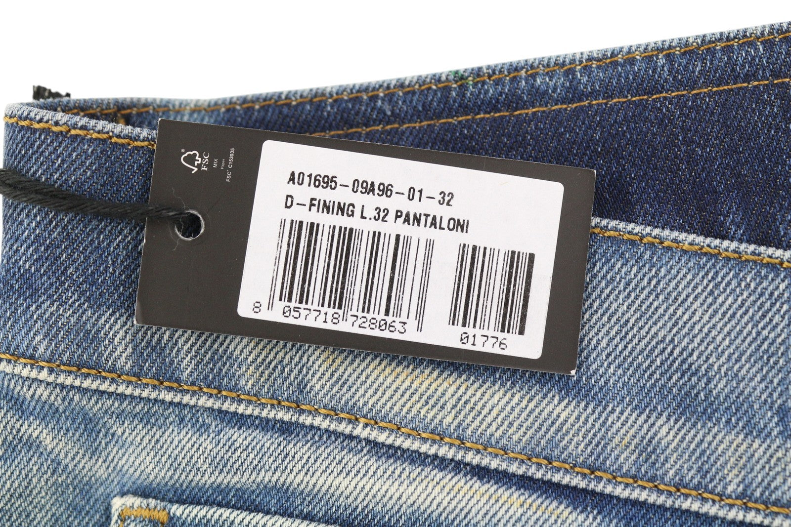 DIESEL D-Fining 09A96 vyriški džinsai W32/L32 siaurėjančios kojos, tamprūs, skalbti, rekomenduojama kaina – 295 € 