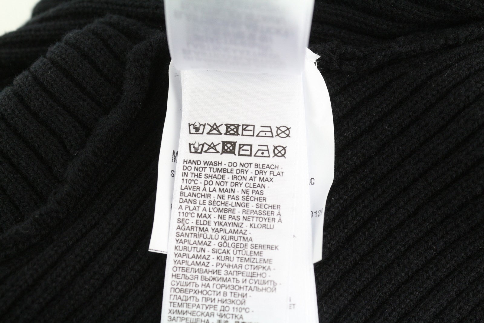 DIESEL M-Sylvania moteriškas megztinis S dydžio, juodas, vilnonis, megztas su diržu, iškirpte, rekomenduojama mažmeninė kaina – 195 € 