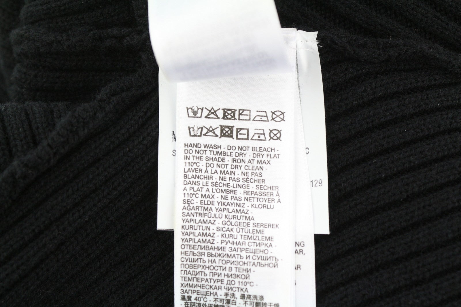 DIESEL M-Sylvania moteriškas megztinis S dydžio, juodas, vilnonis megztinis su diržu, iškirpte, rekomenduojama kaina – 195 € 