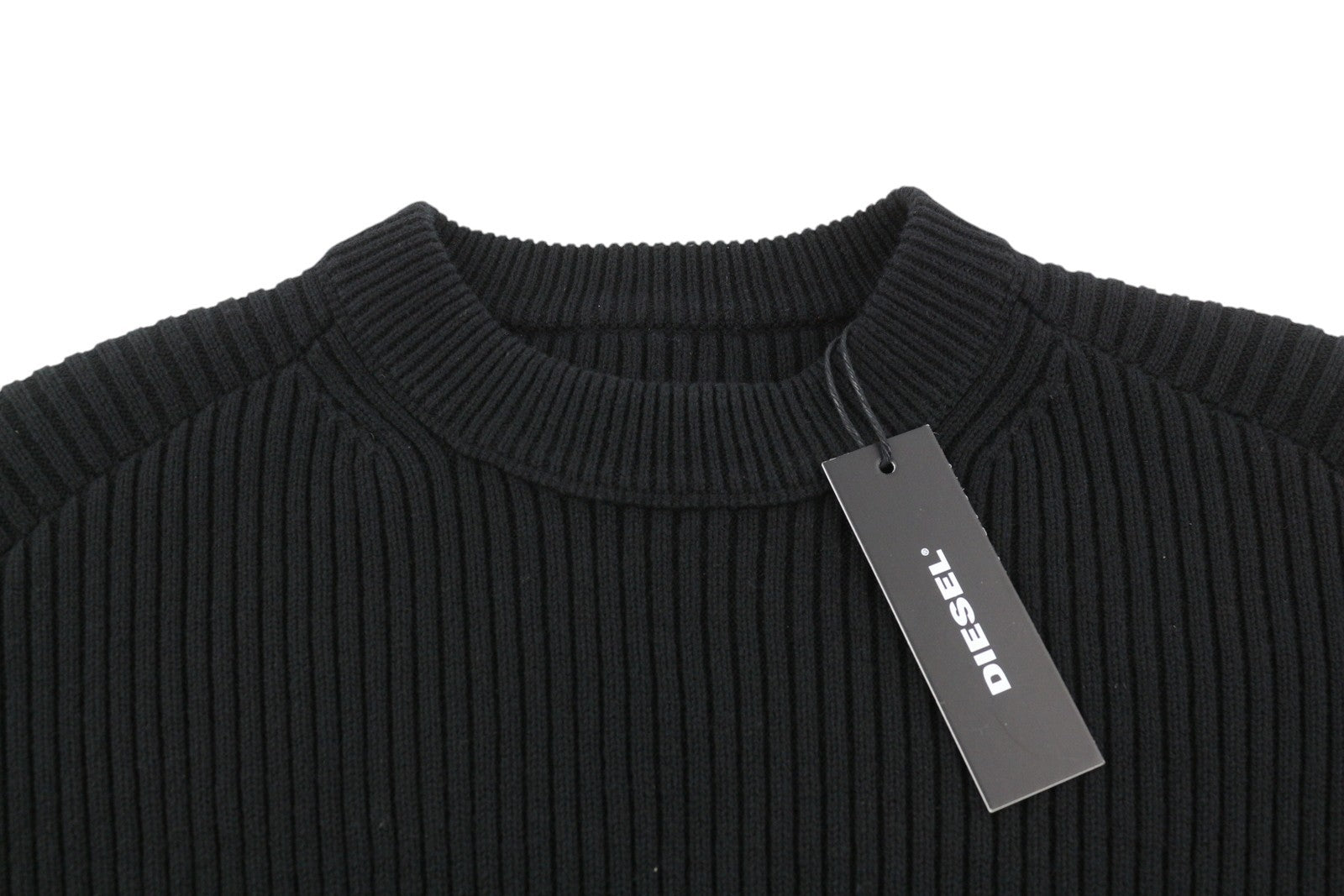 DIESEL M-Sylvania moteriškas megztinis S dydžio, juodas, vilnonis megztinis su diržu, iškirpte, rekomenduojama kaina – 195 € 