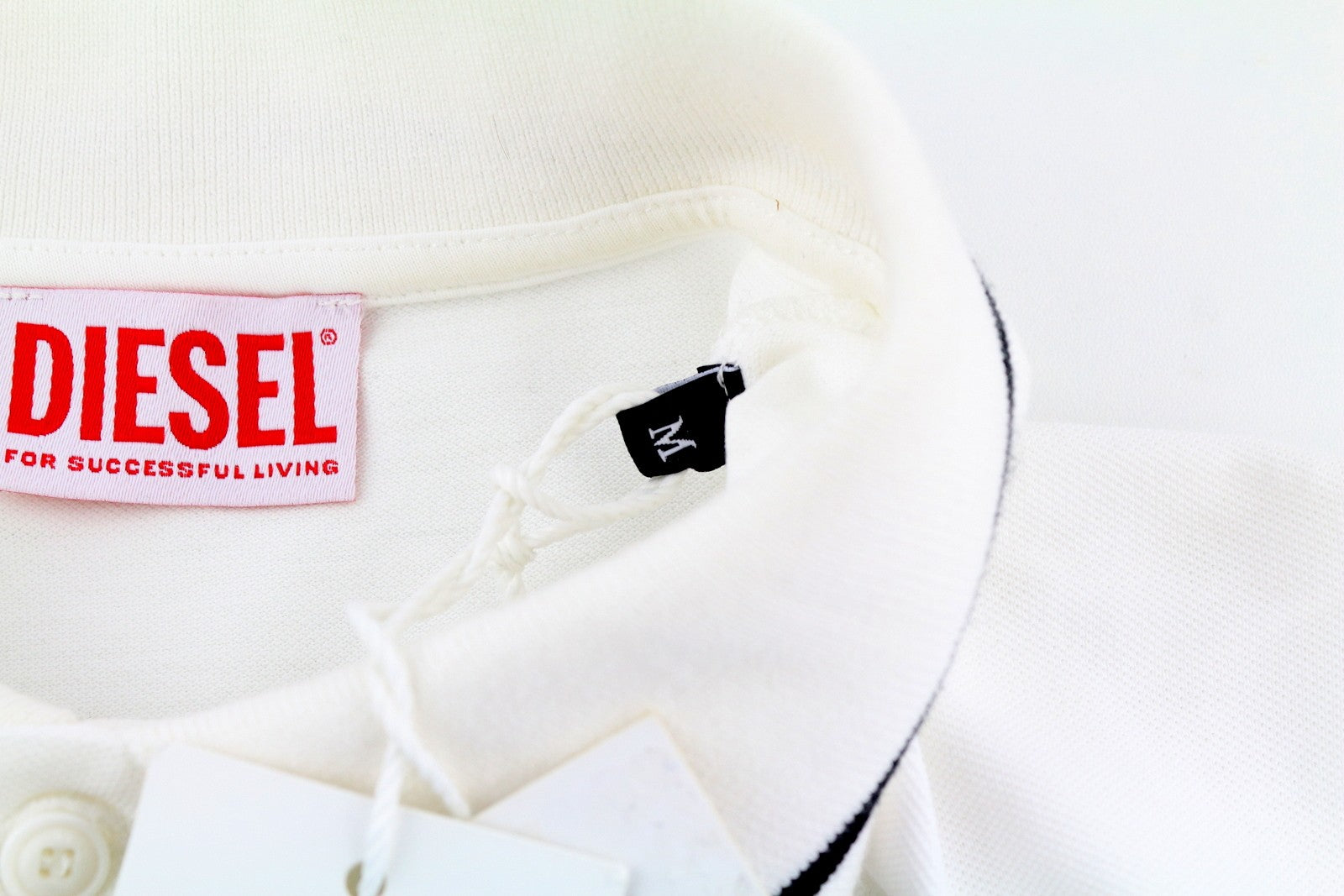 DIESEL PR-T-Smith vyriški marškinėliai su trumpomis rankovėmis, polo apykakle, raštuoti, balti, rekomenduojama kaina 125 € 