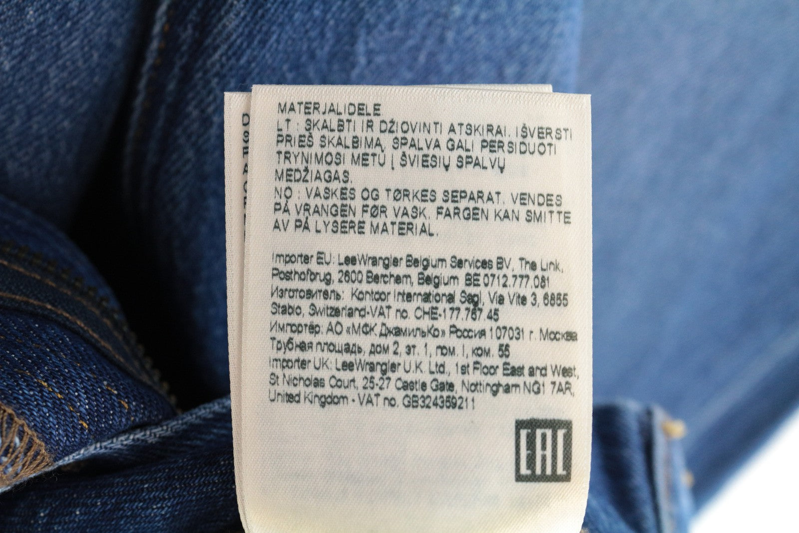 LEE West vyriški džinsai W32/L32 laisvalaikio kirpimo, skalbtos mėlynos medvilnės džinso spalvos. 